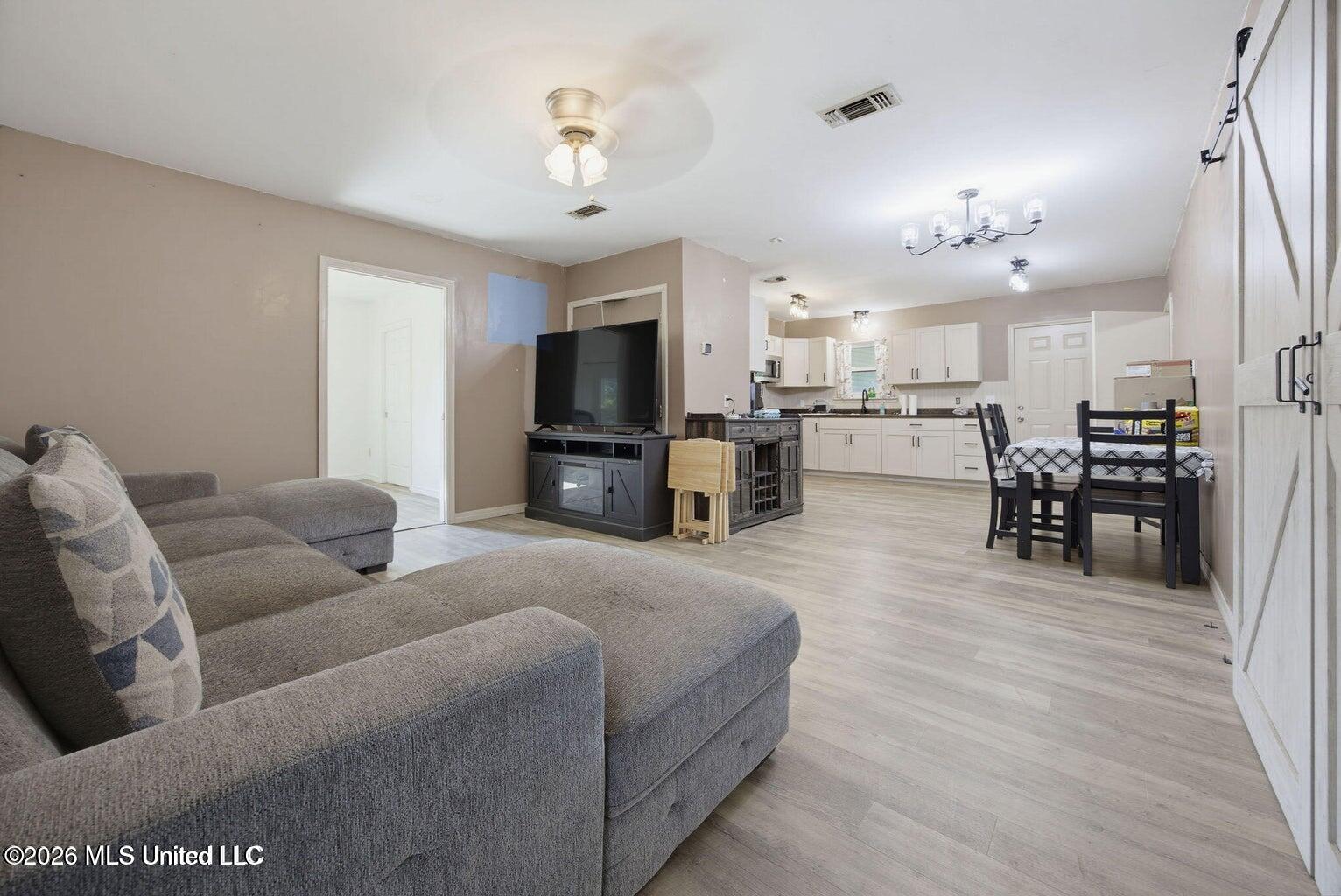 20222 Daugherty Road Property Photo 11