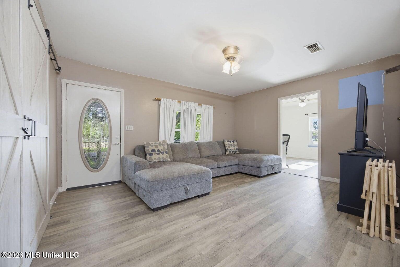 20222 Daugherty Road Property Photo 12
