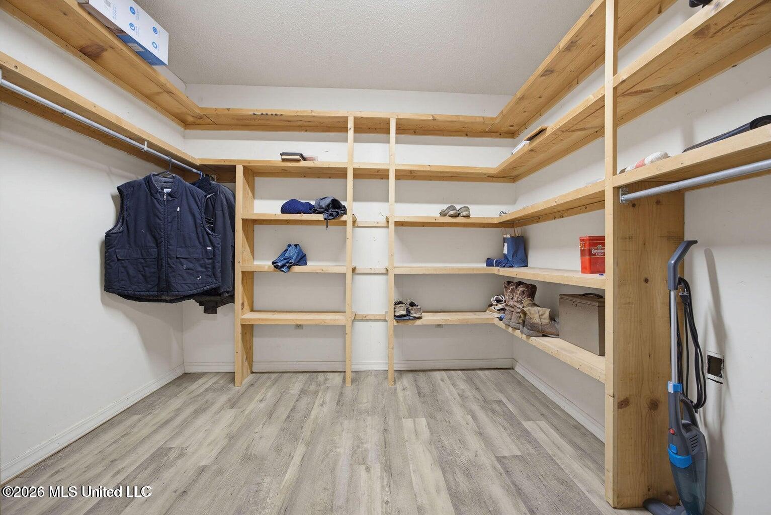 20222 Daugherty Road Property Photo 18