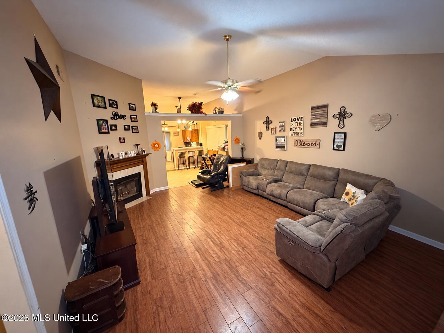 5424 Gibbons Cove Property Photo 3