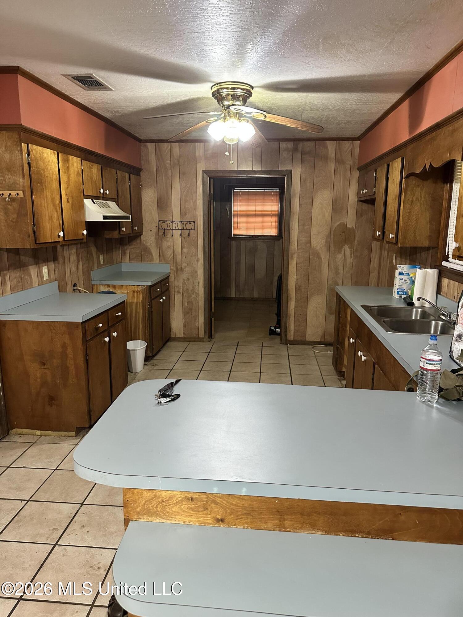 17 Howard Street Property Photo 7