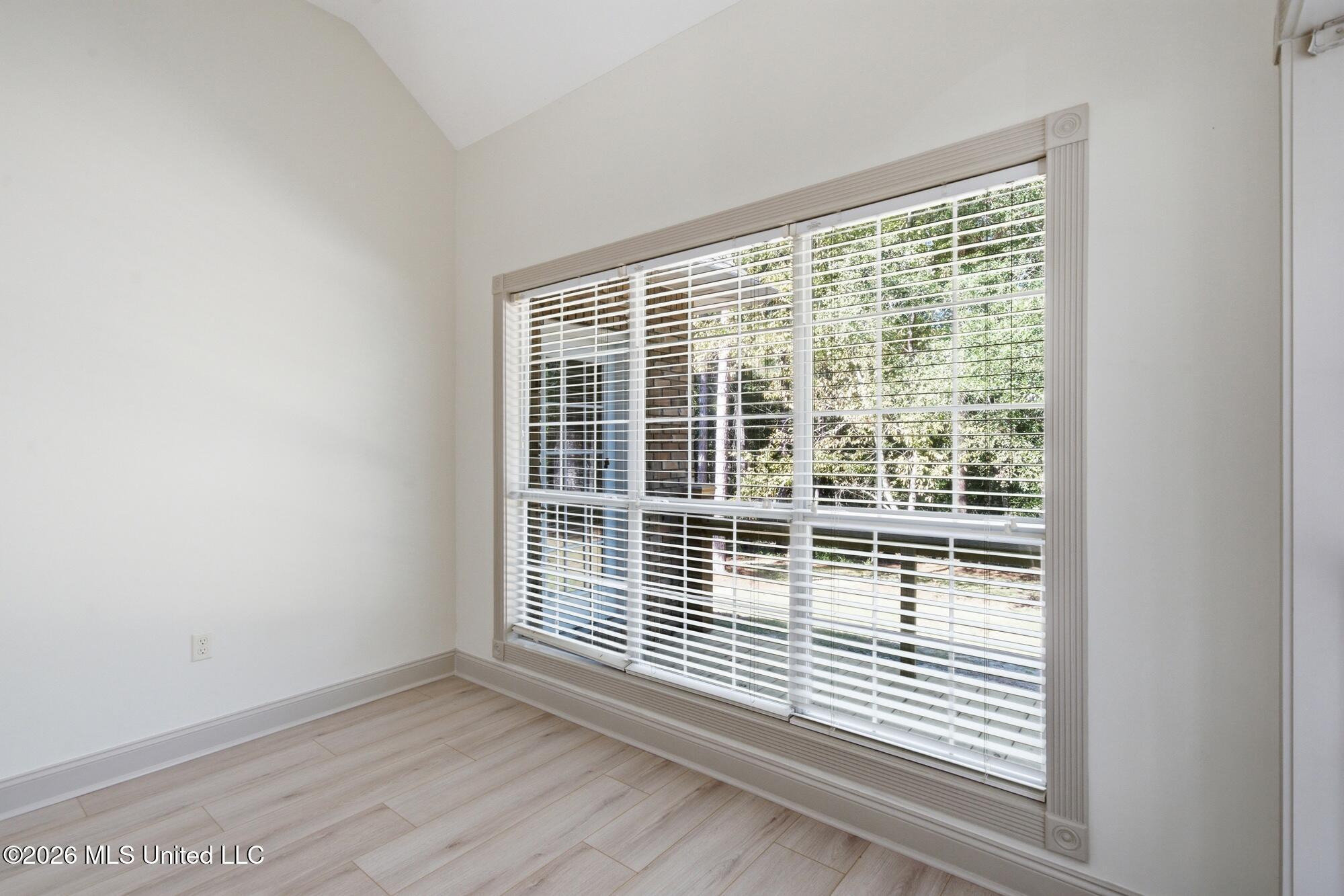 127 Cherry Oak Trail Property Photo 17
