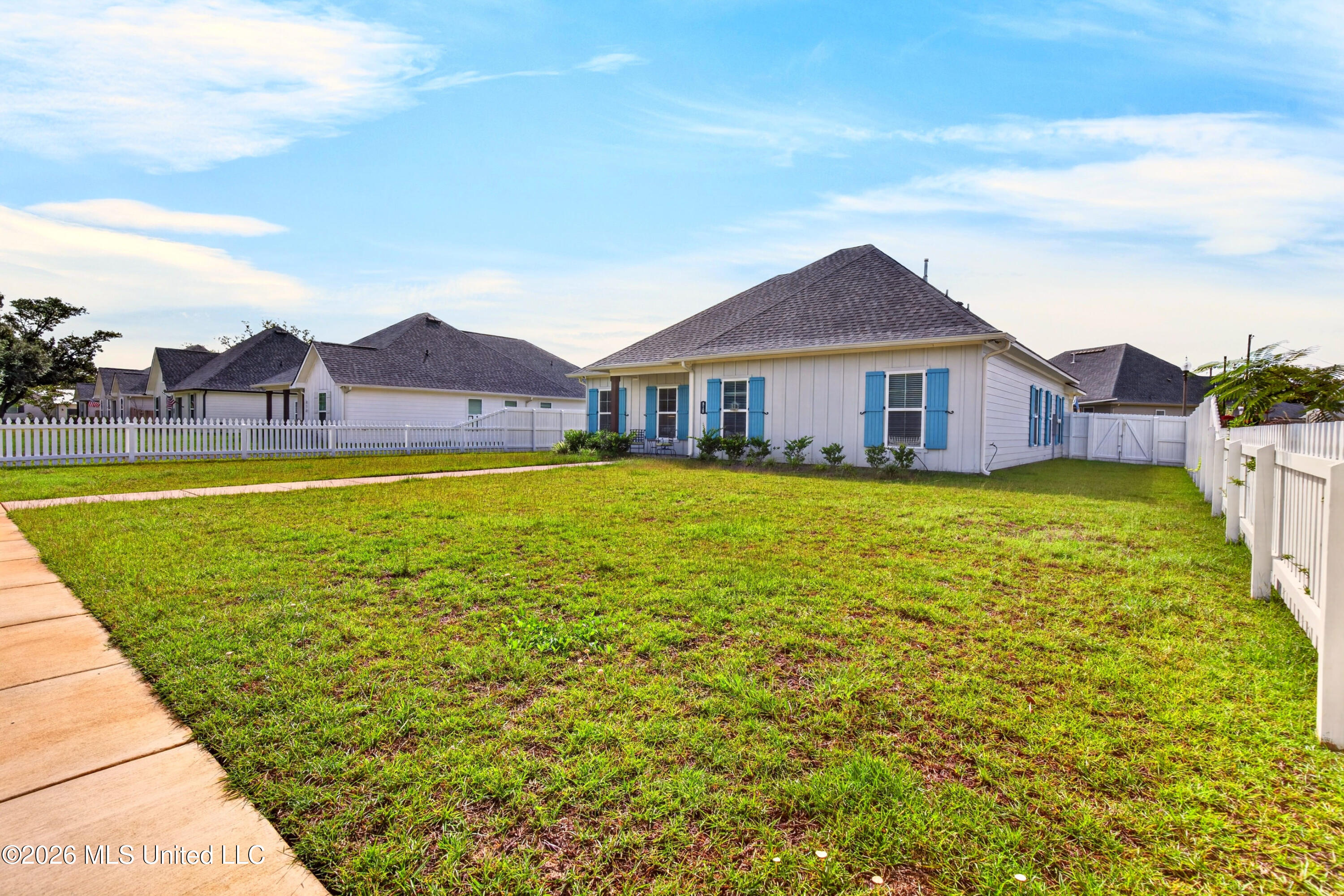 818 Old Spanish Trail Property Photo 3