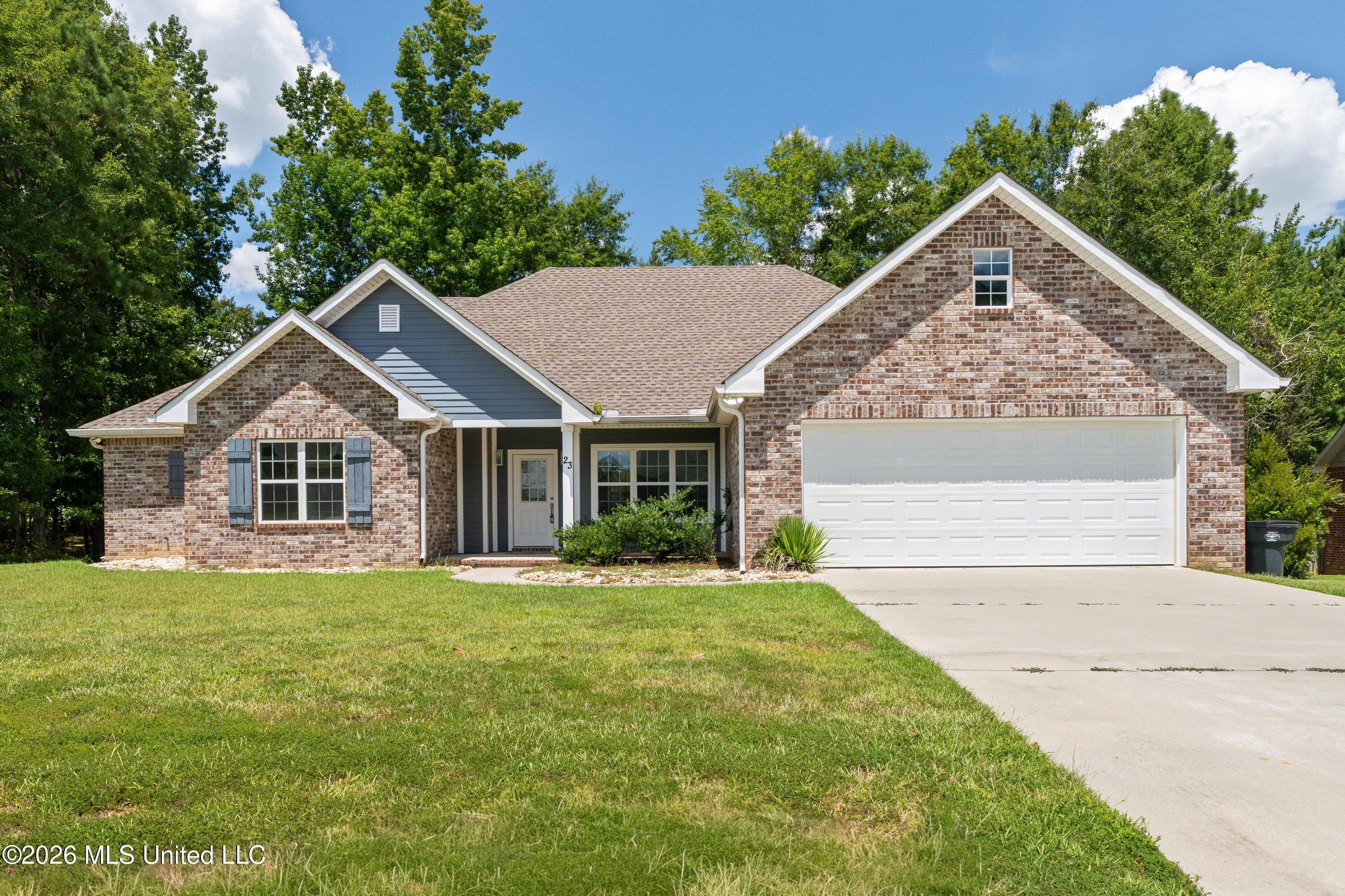 23 E Chapel Hill Boulevard Property Photo 1