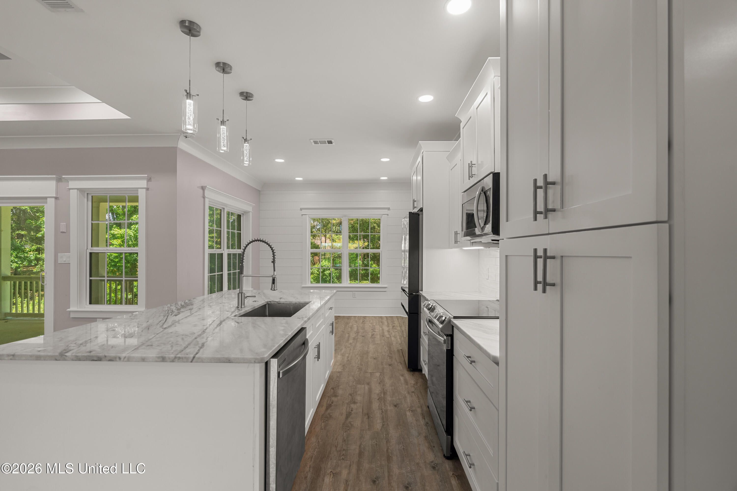 23 E Chapel Hill Boulevard Property Photo 11