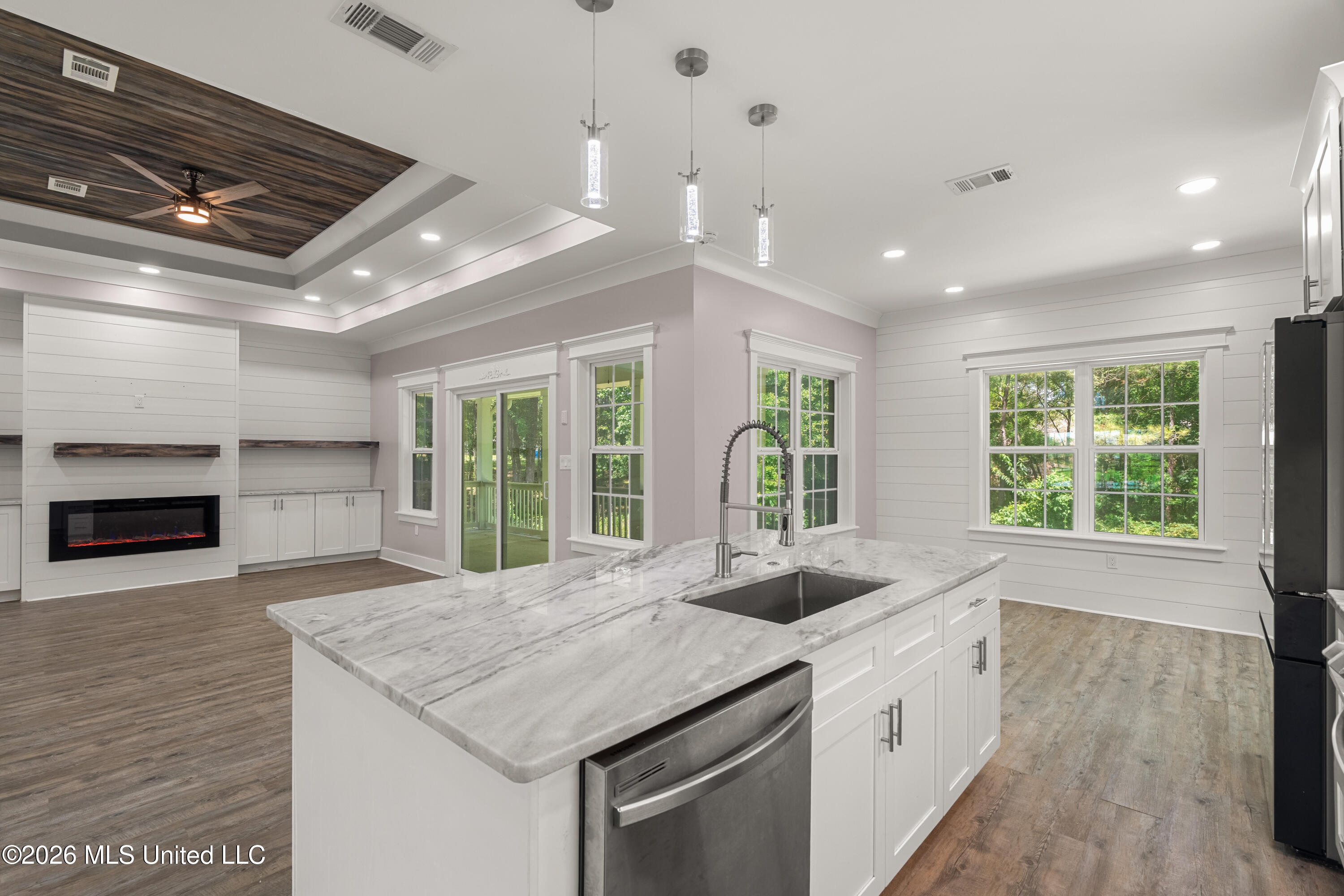 23 E Chapel Hill Boulevard Property Photo 13