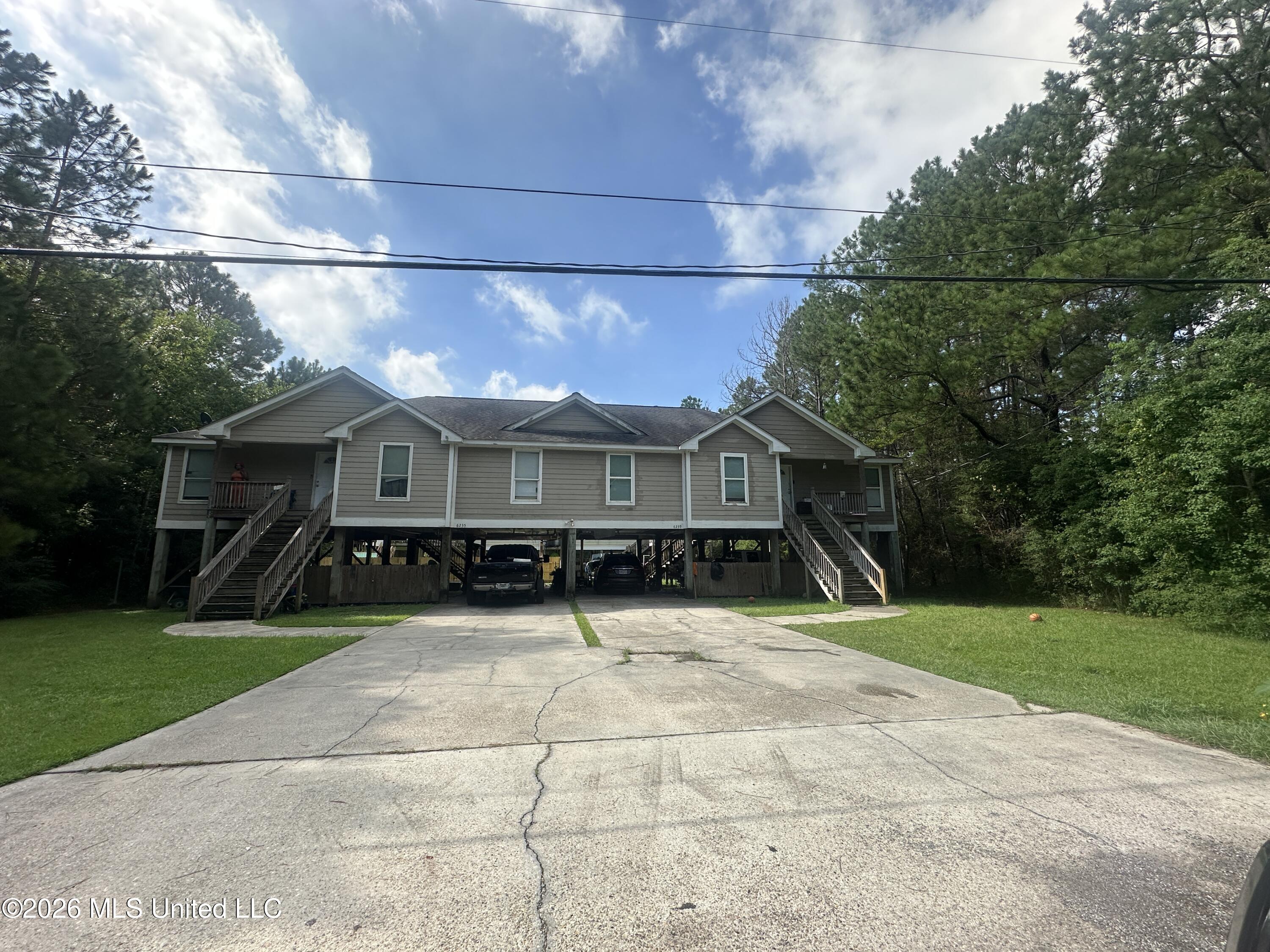 6235 W Forrest Street Property Photo 1