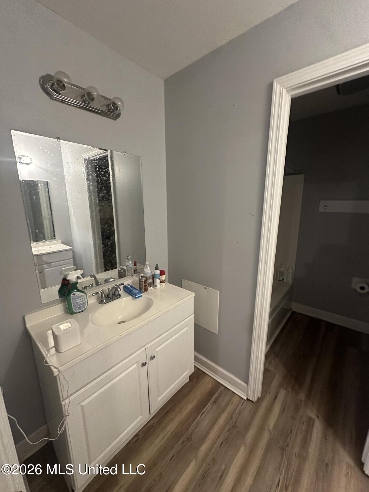6235 W Forrest Street Property Photo 6