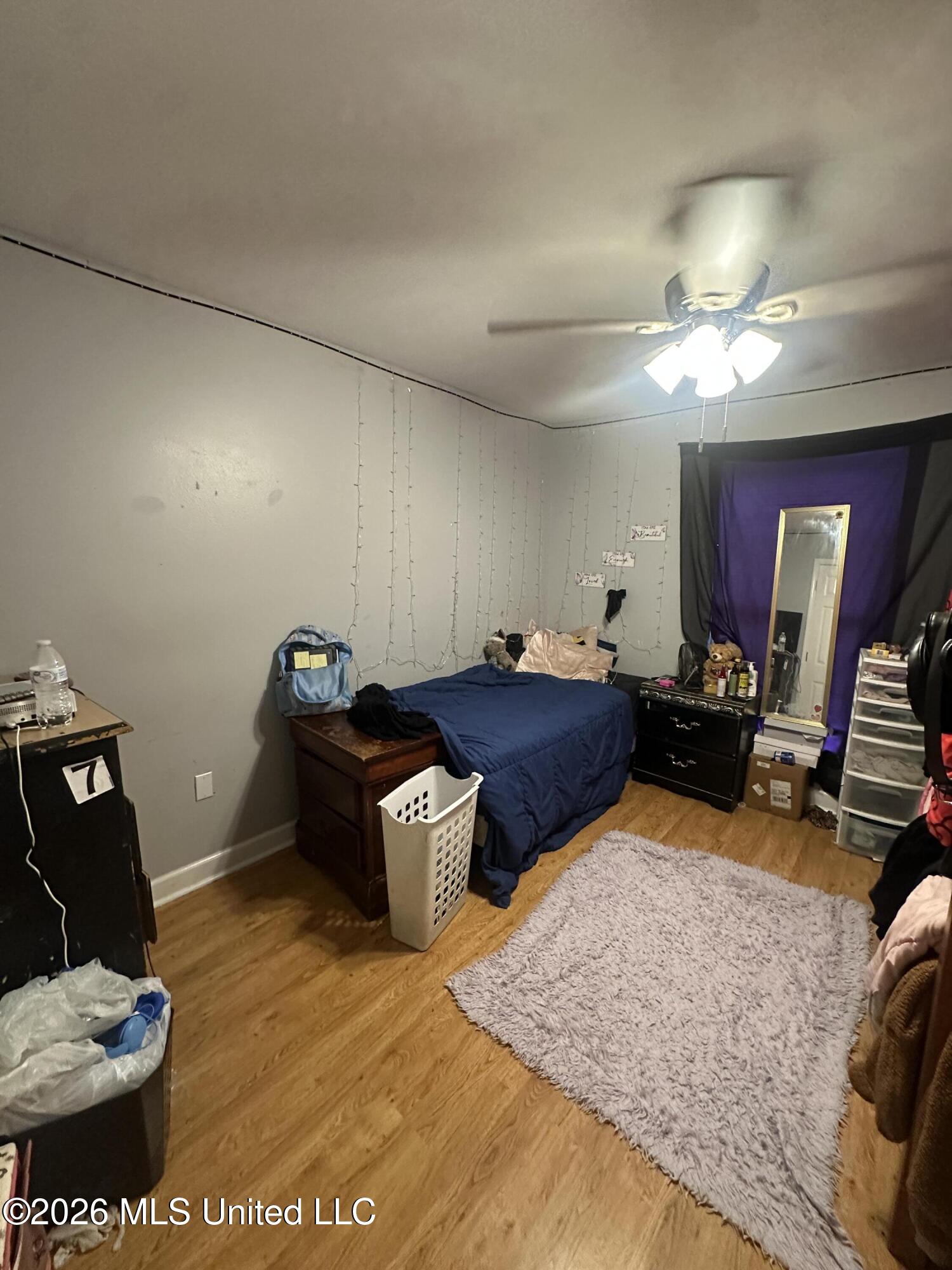 6235 W Forrest Street Property Photo 9