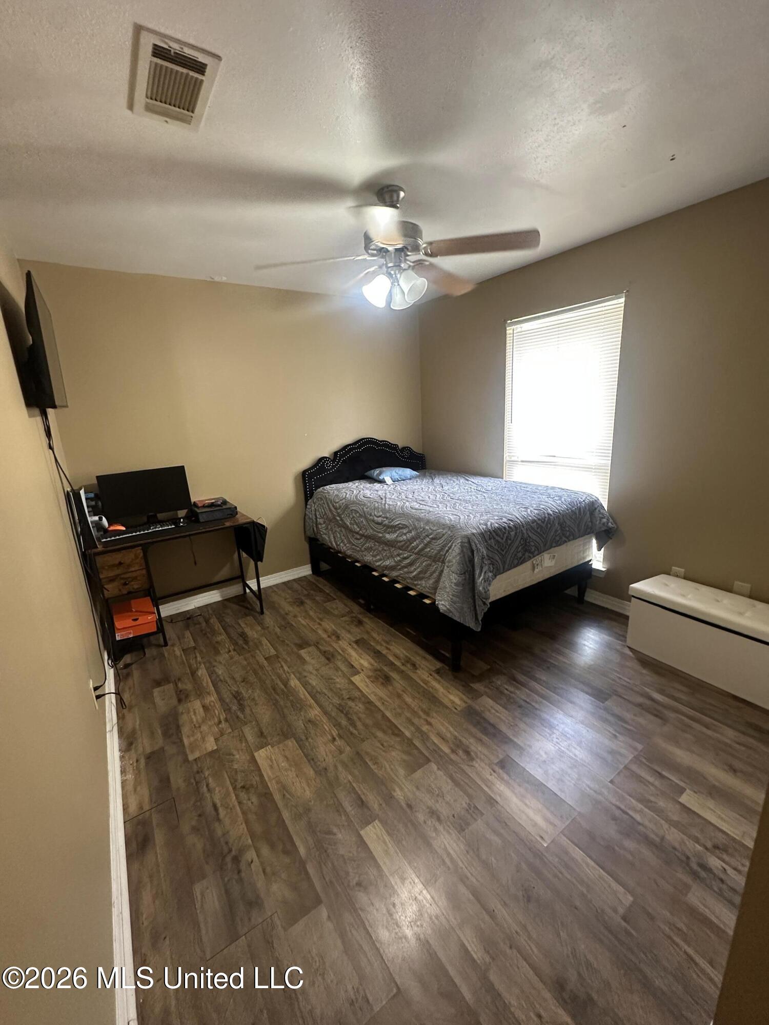 6235 W Forrest Street Property Photo 18