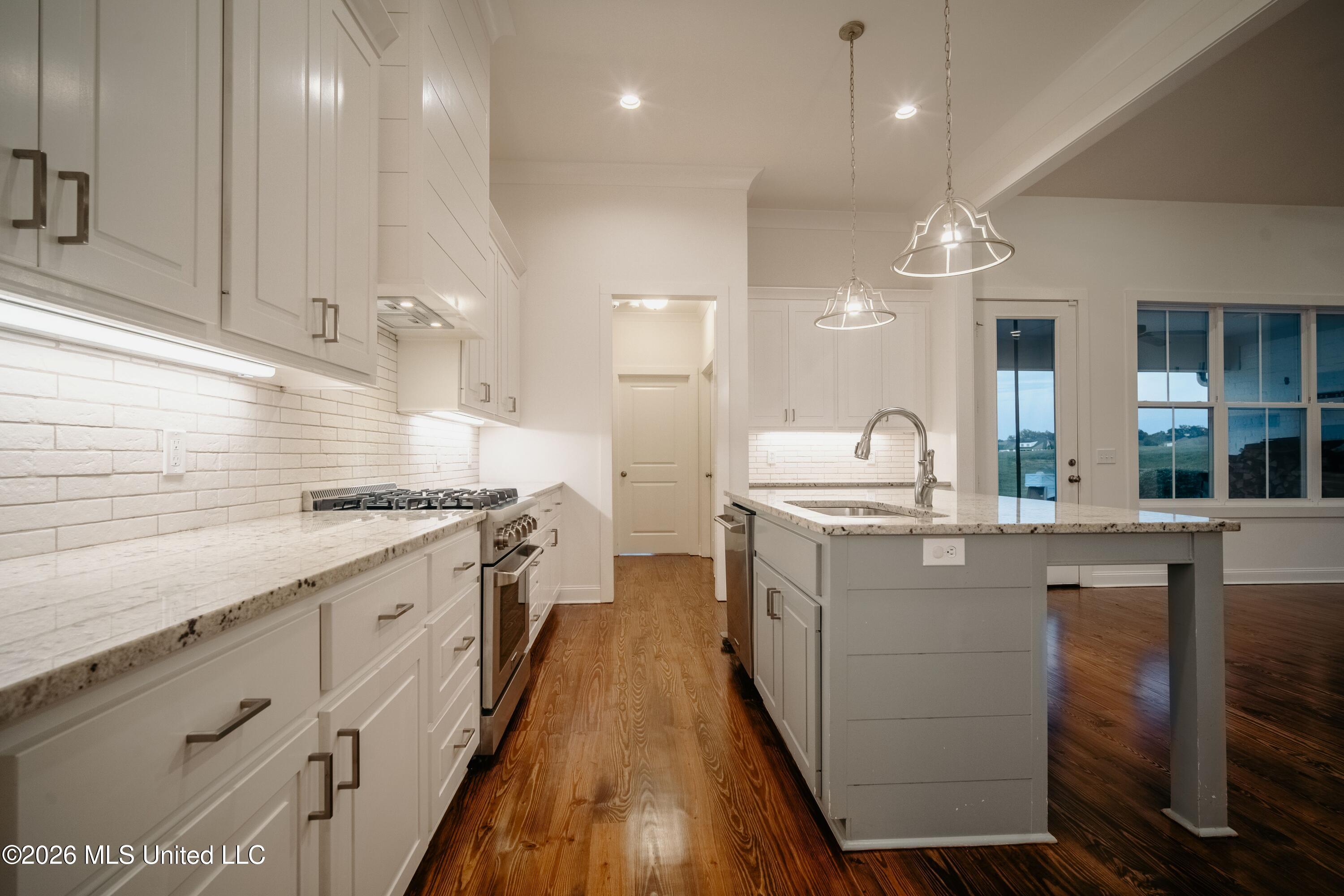 159 Camden Lake Drive Property Photo 4