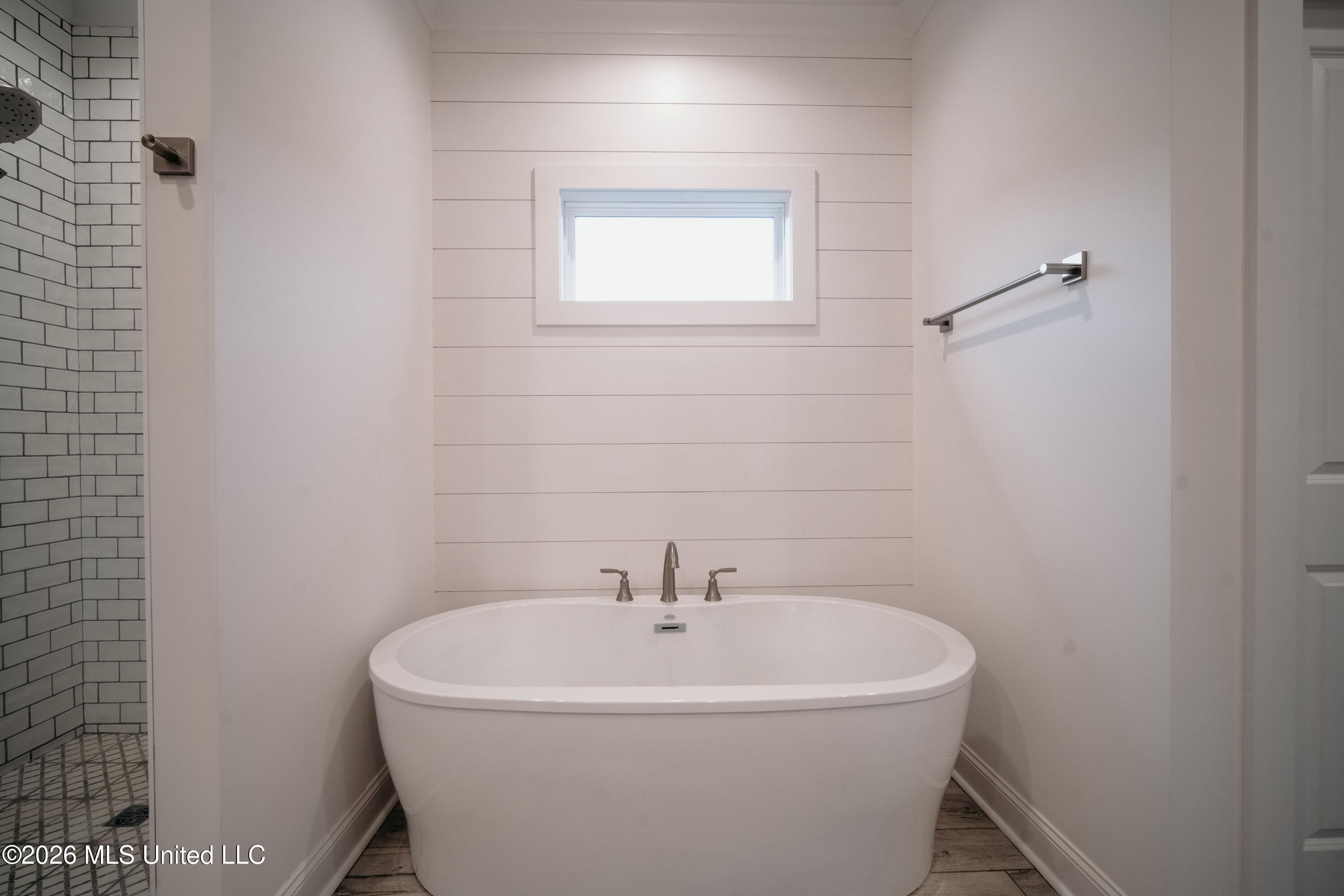 159 Camden Lake Drive Property Photo 9
