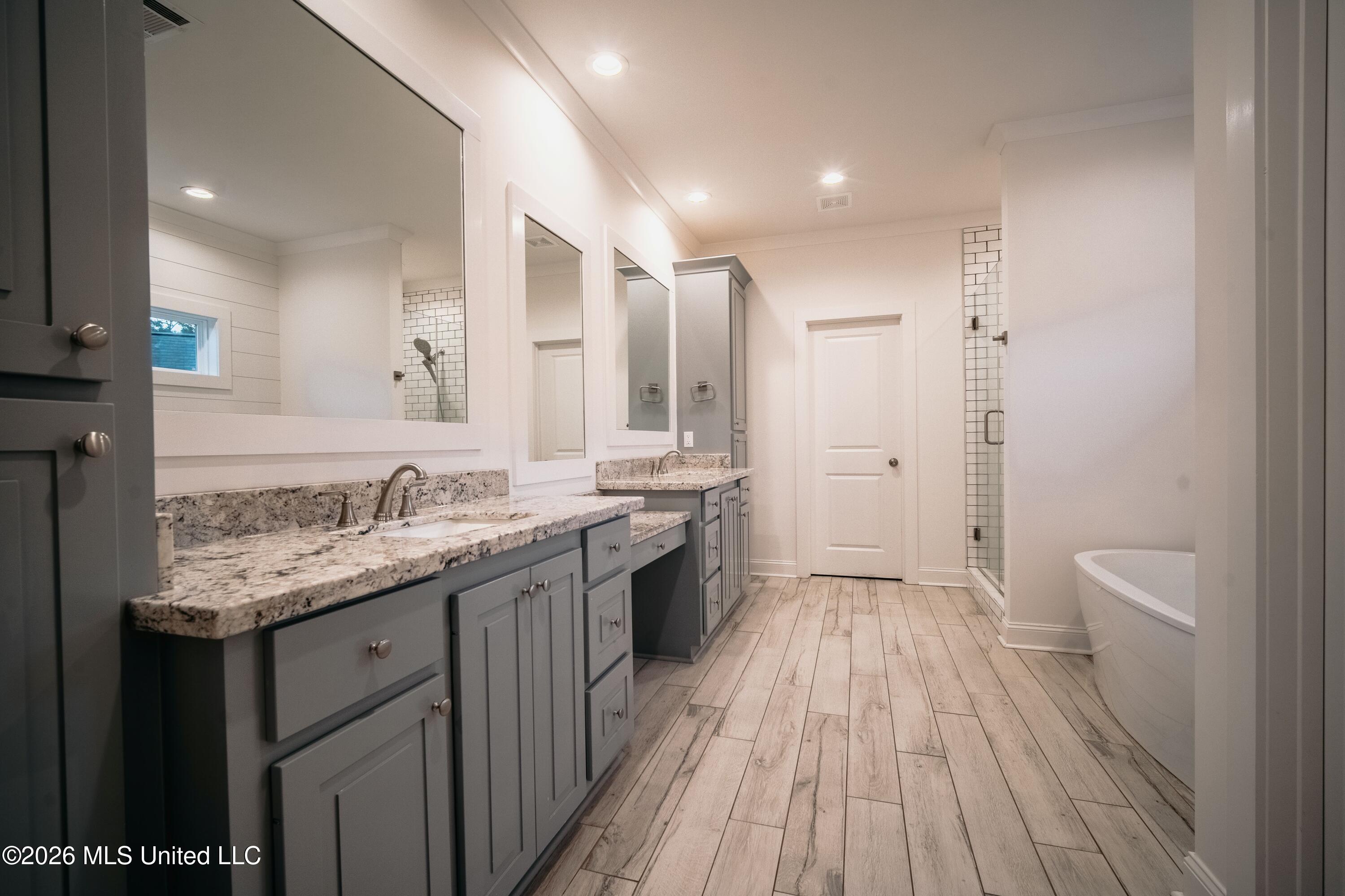 159 Camden Lake Drive Property Photo 13