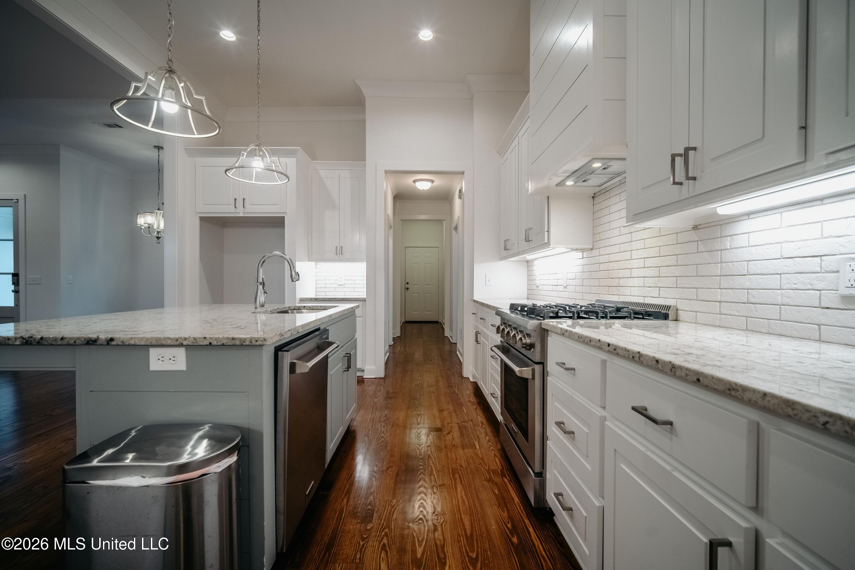 159 Camden Lake Drive Property Photo 19
