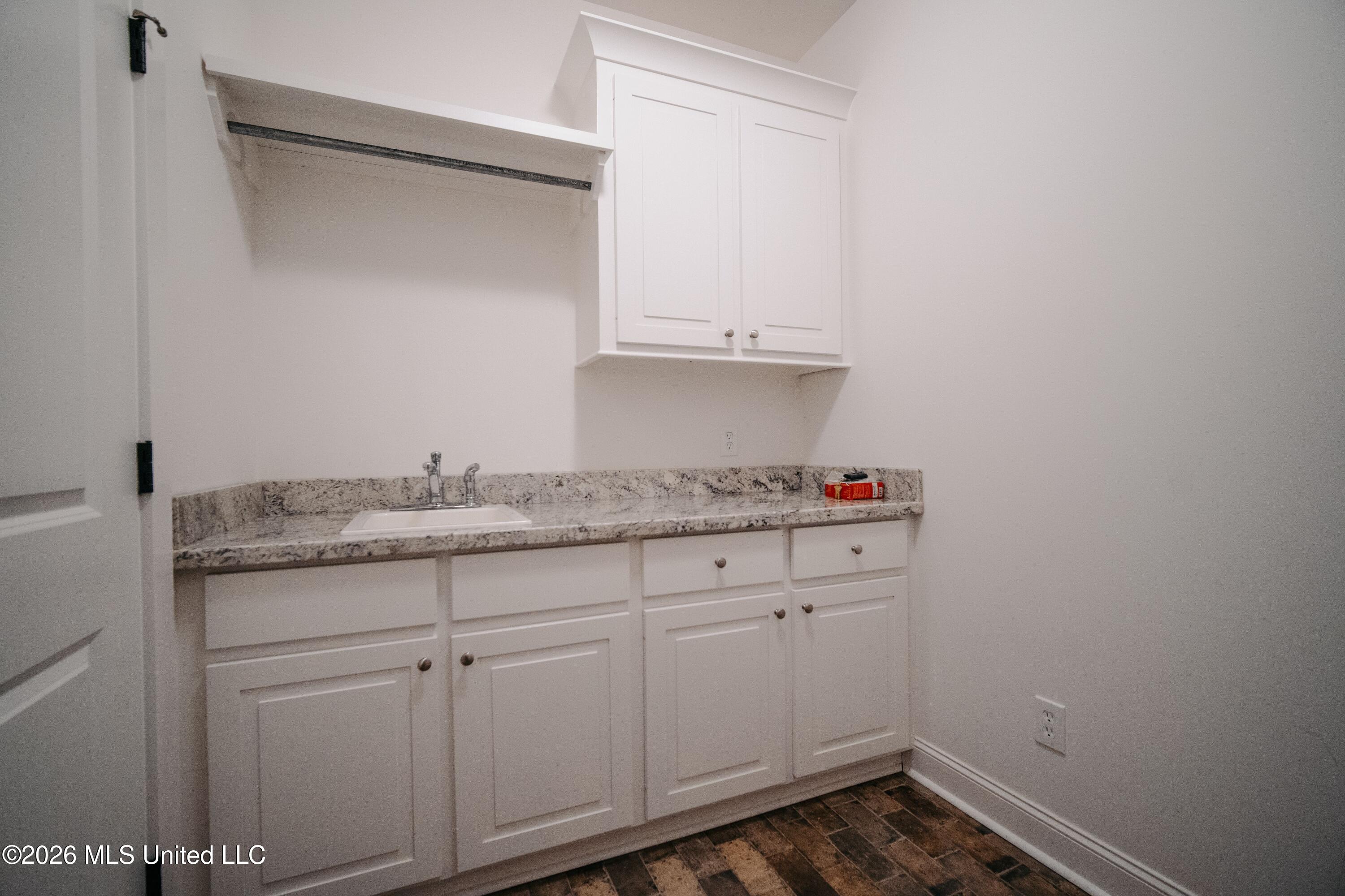 159 Camden Lake Drive Property Photo 25