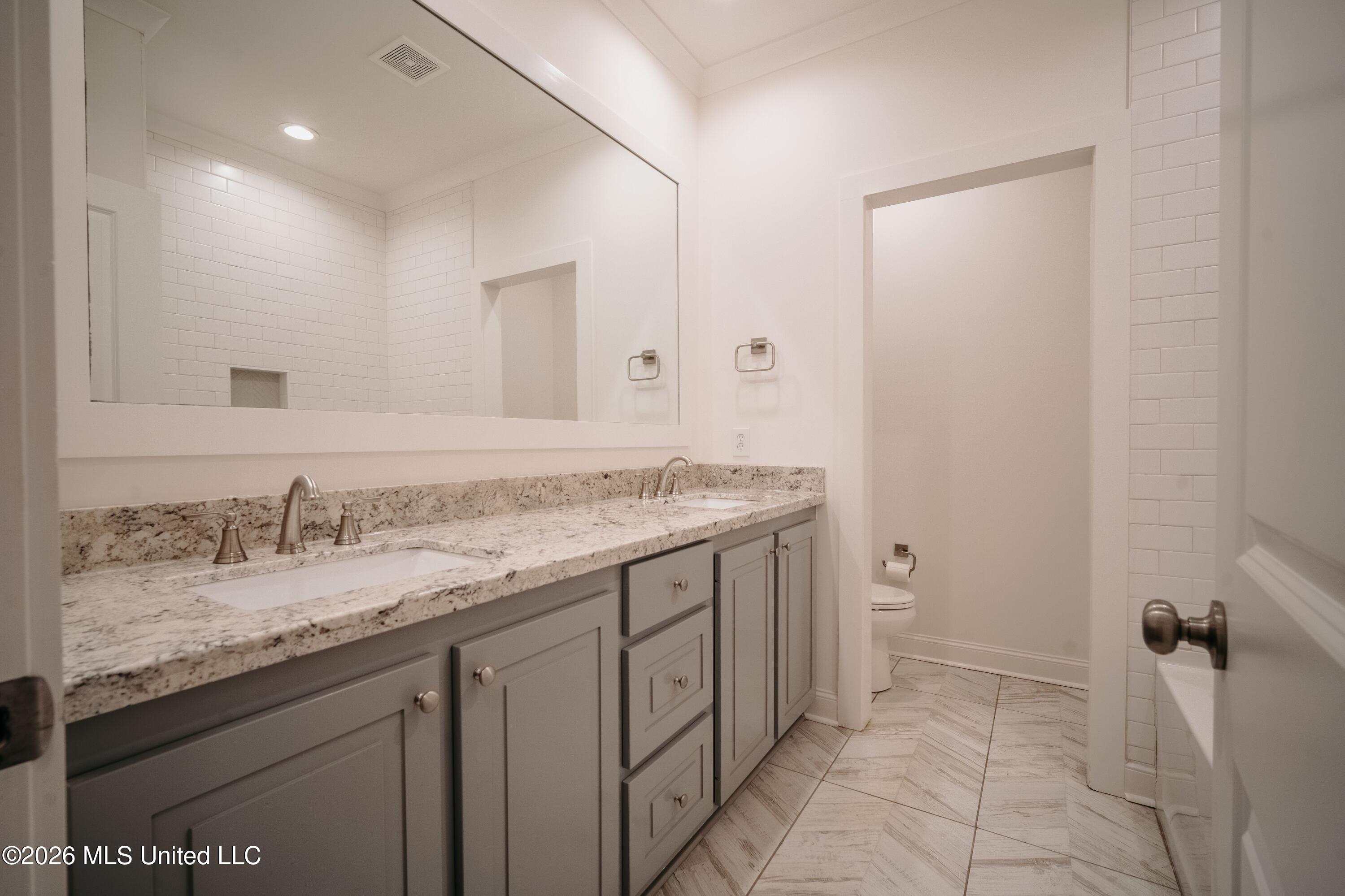 159 Camden Lake Drive Property Photo 26