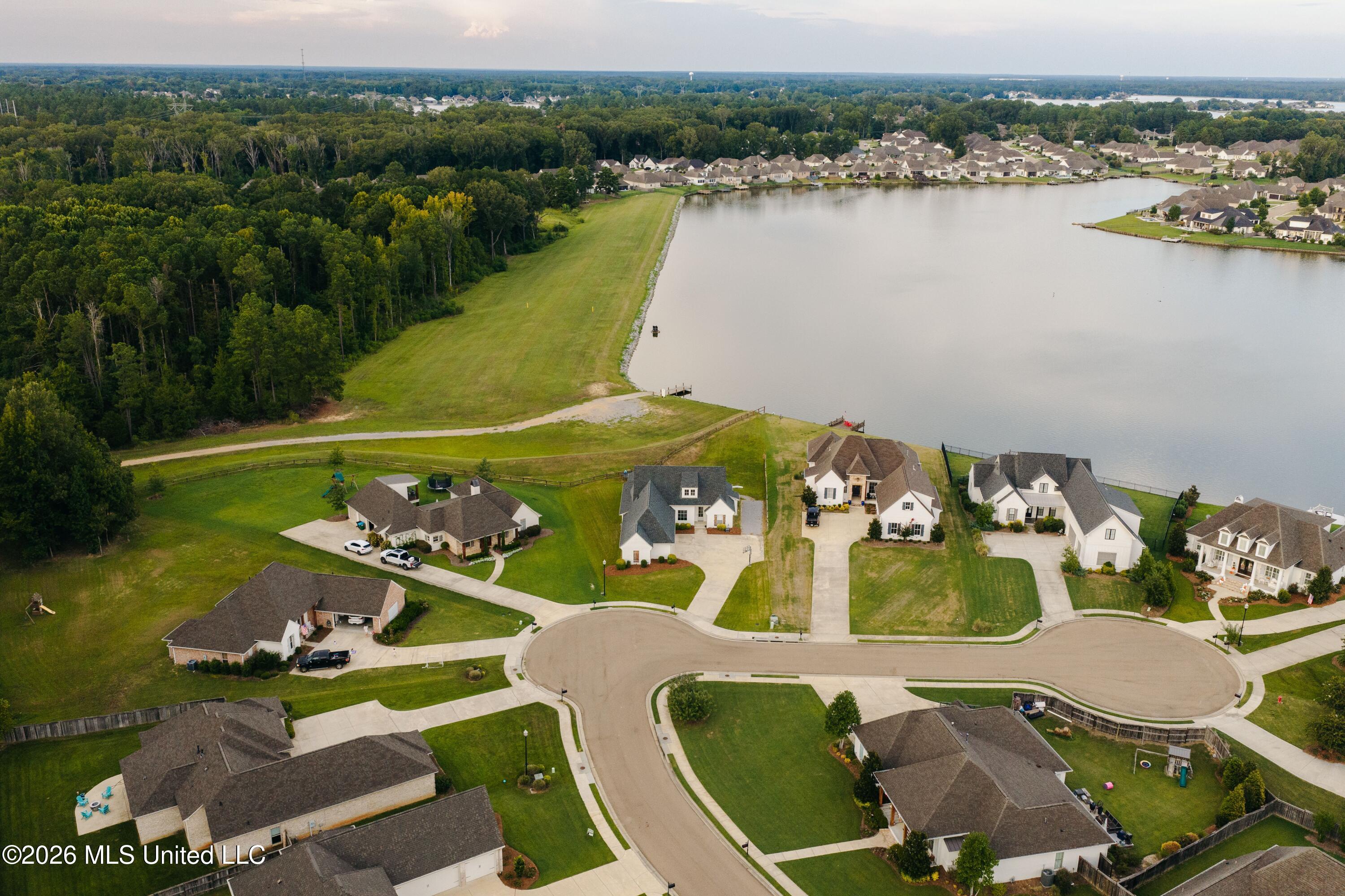 159 Camden Lake Drive Property Photo 33