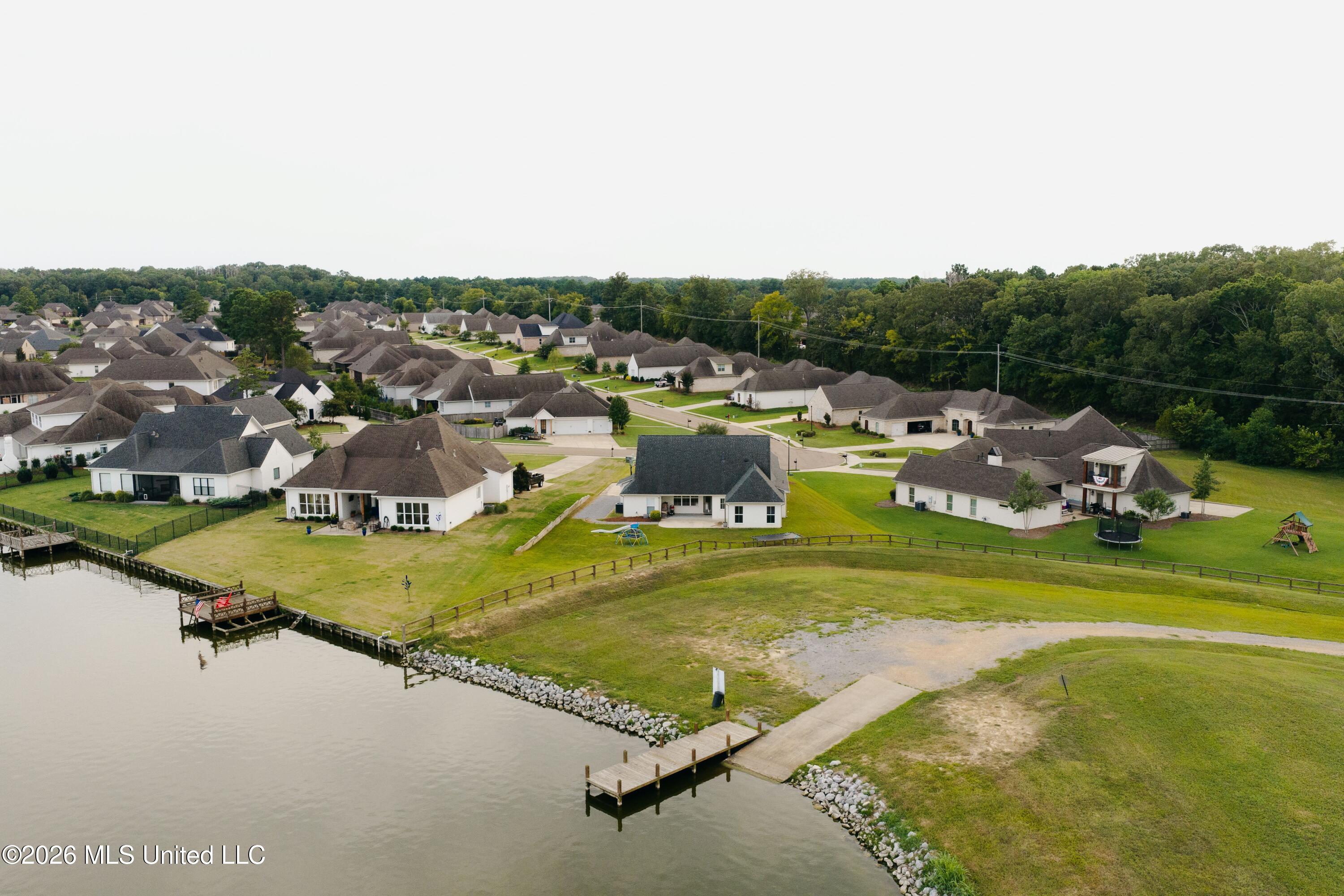 159 Camden Lake Drive Property Photo 34