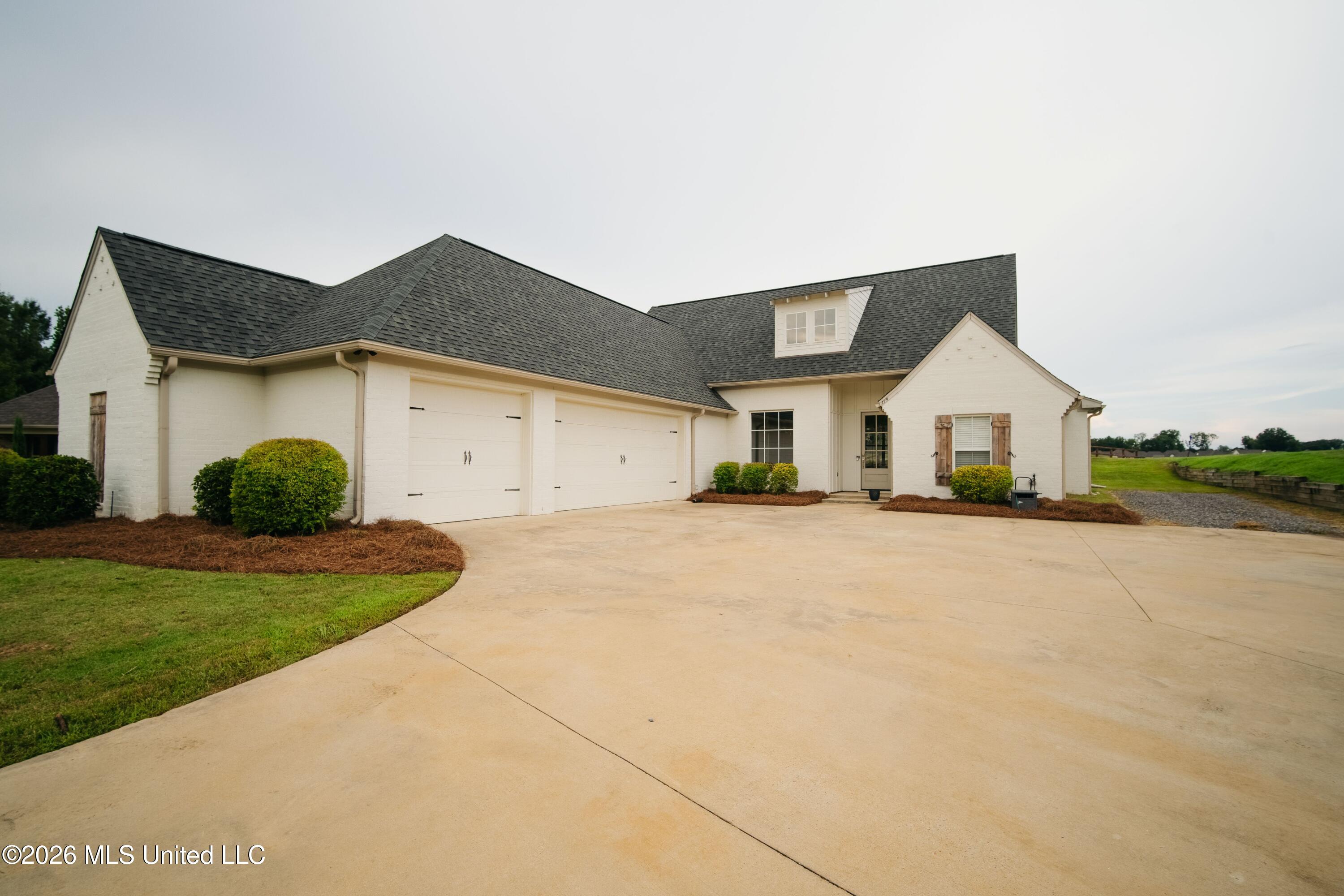 159 Camden Lake Drive Property Photo 37
