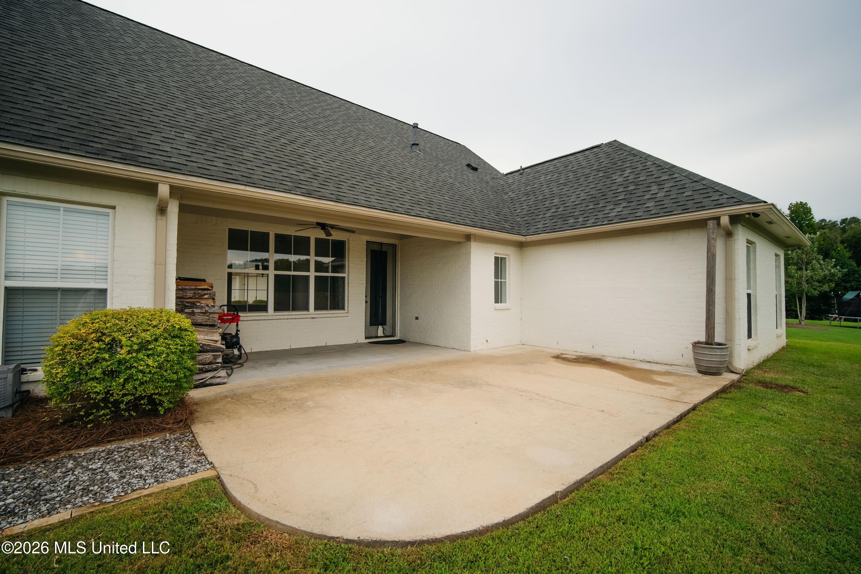 159 Camden Lake Drive Property Photo 41