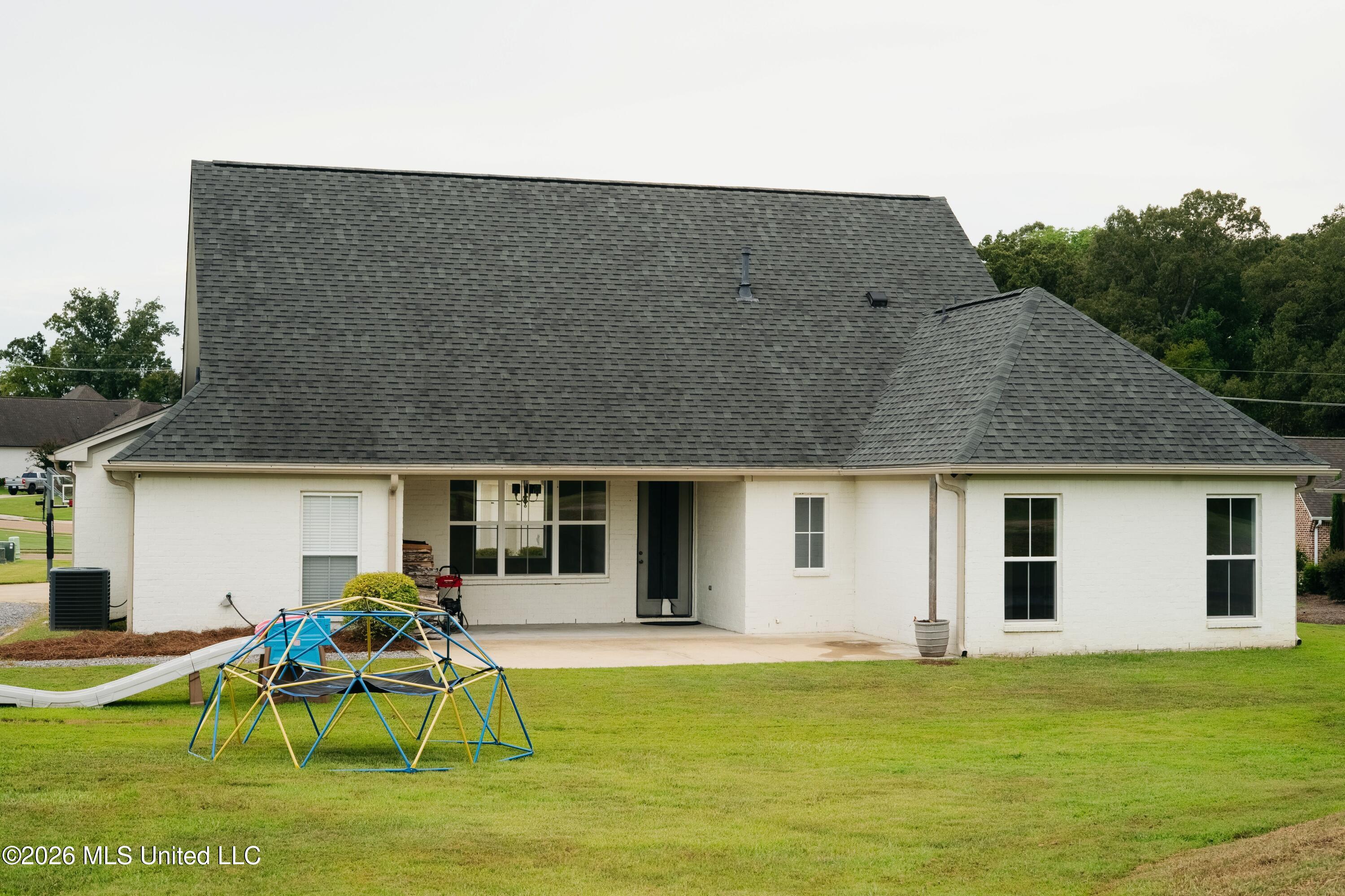 159 Camden Lake Drive Property Photo 42