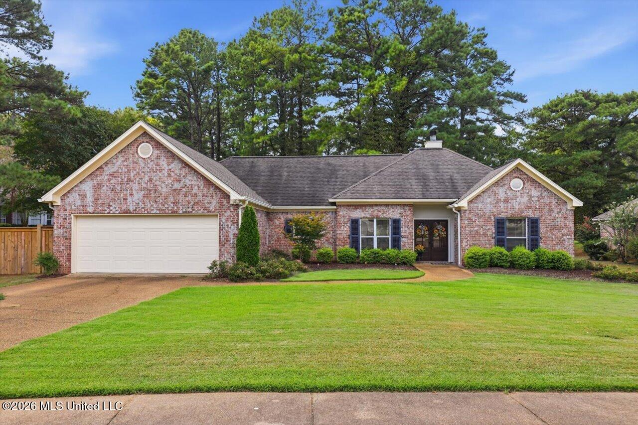 489 Annandale Parkway Property Photo 1