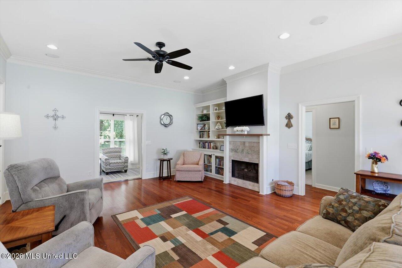489 Annandale Parkway Property Photo 6