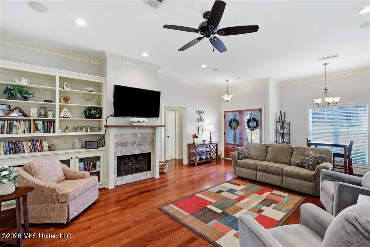 489 Annandale Parkway Property Photo 7