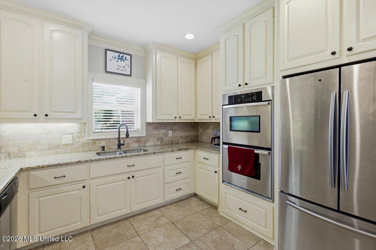 489 Annandale Parkway Property Photo 10