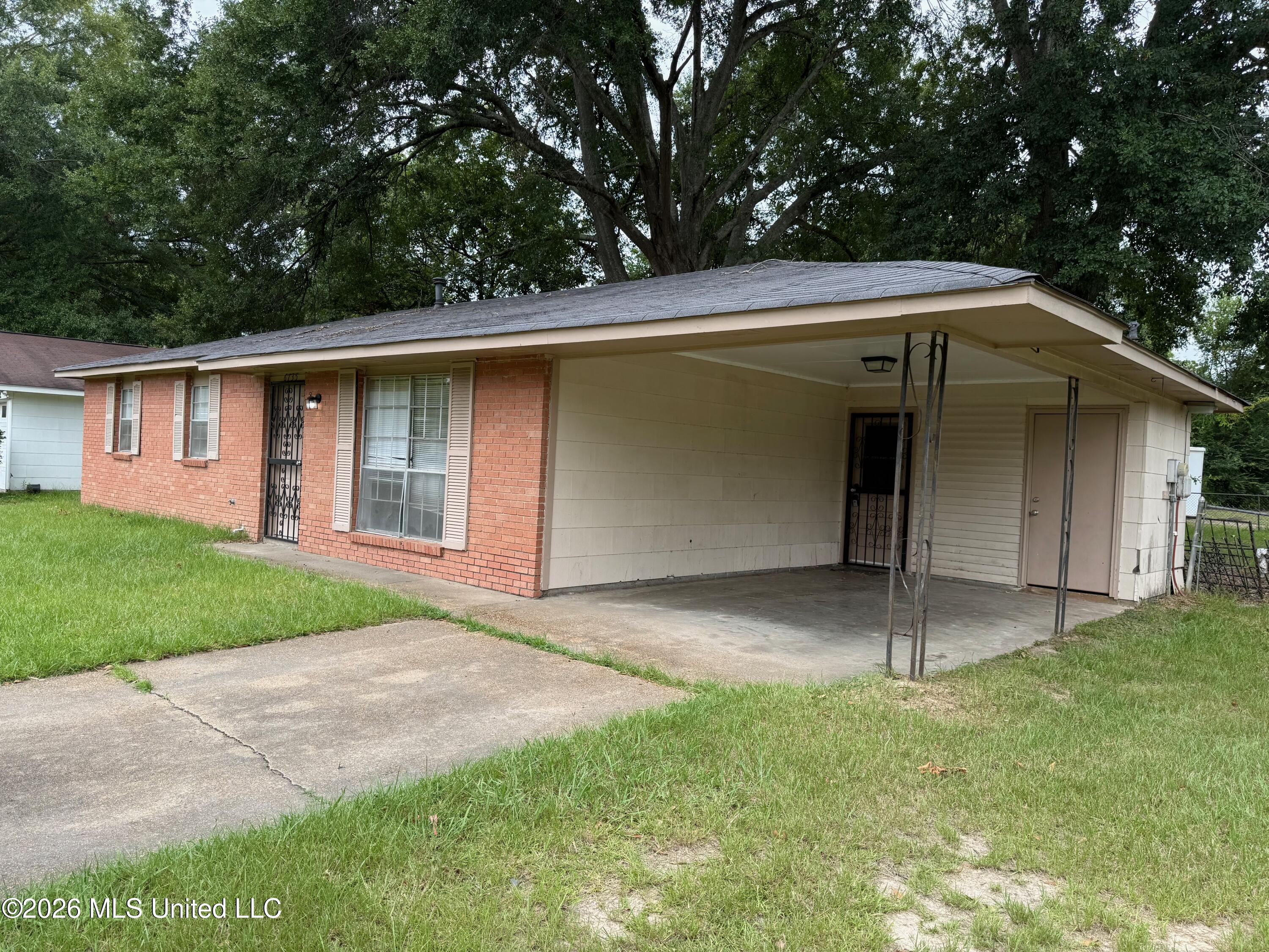 6735 Harry S Truman Drive Property Photo 2