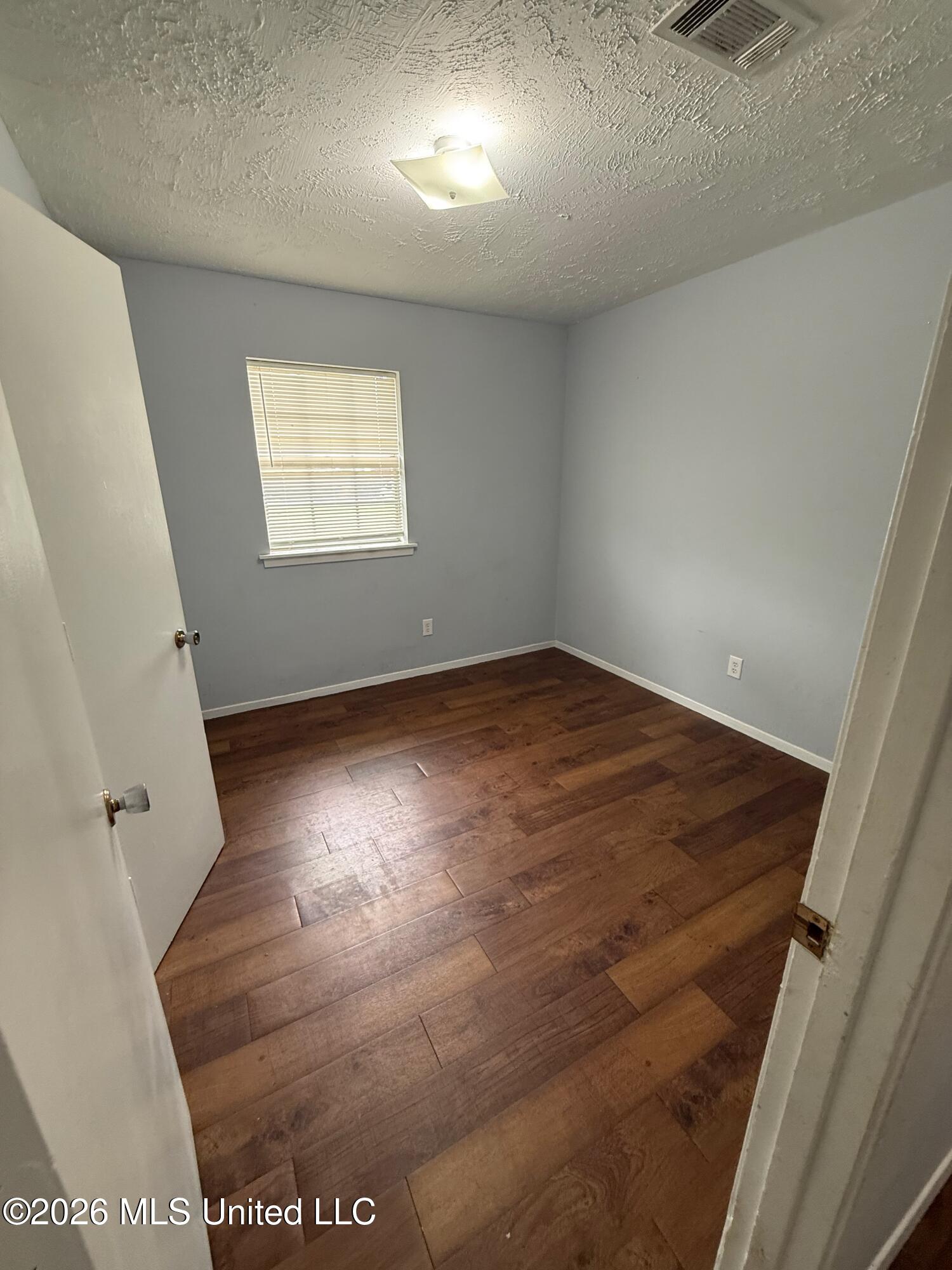 6735 Harry S Truman Drive Property Photo 5