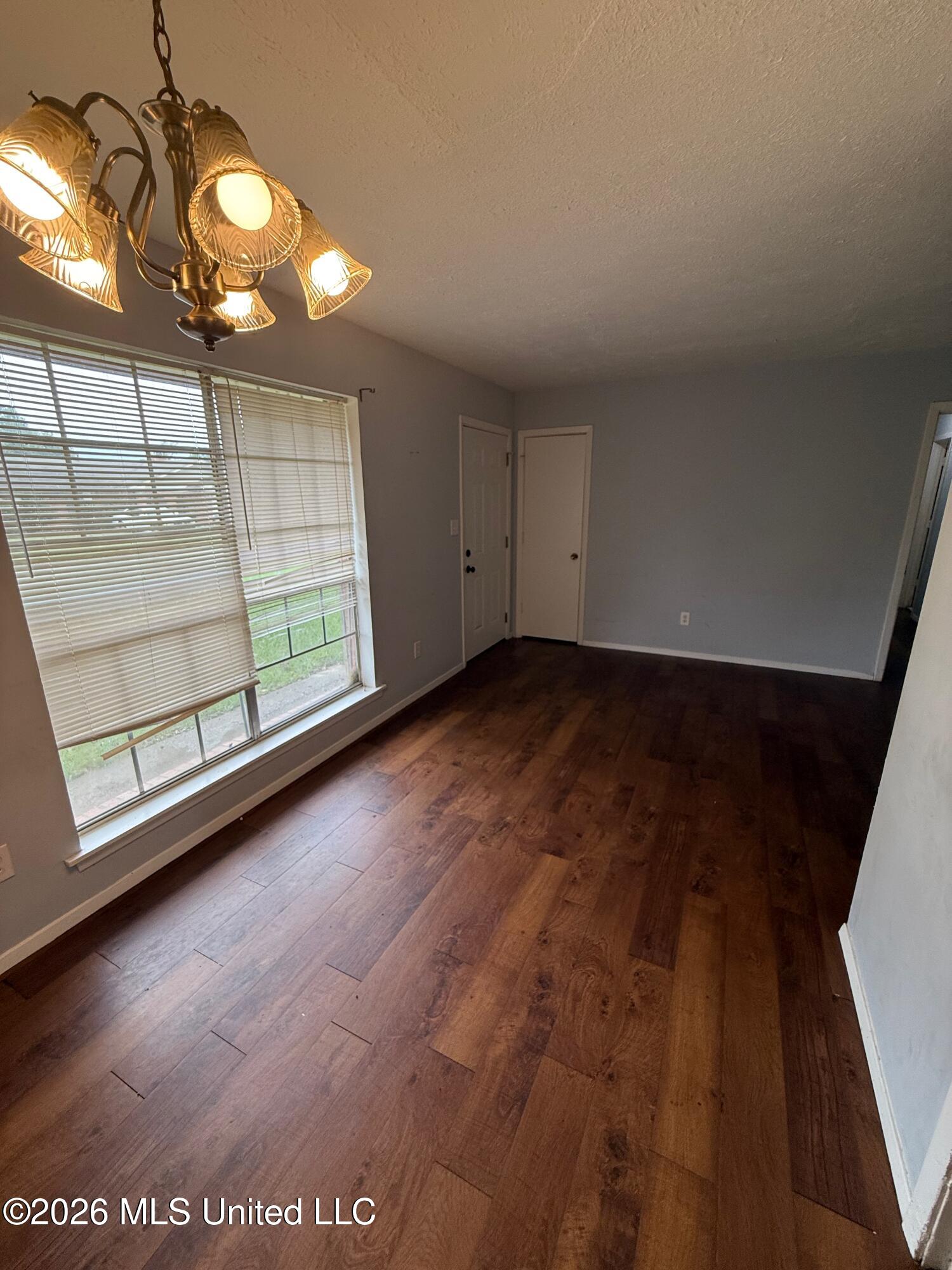 6735 Harry S Truman Drive Property Photo 8