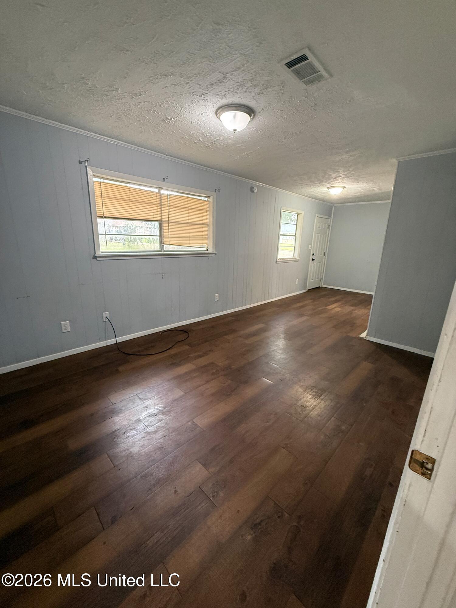 6735 Harry S Truman Drive Property Photo 10