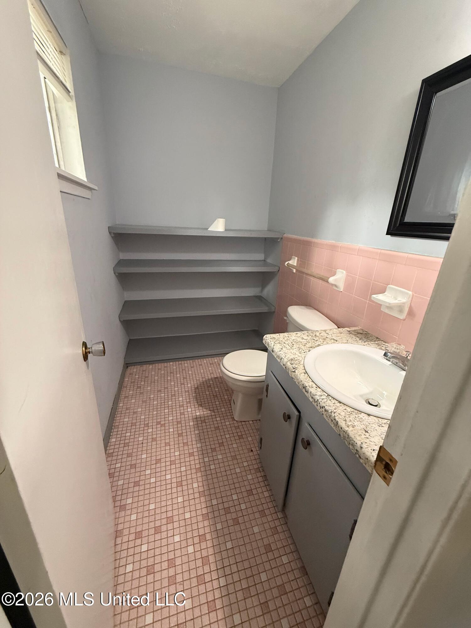 6735 Harry S Truman Drive Property Photo 13
