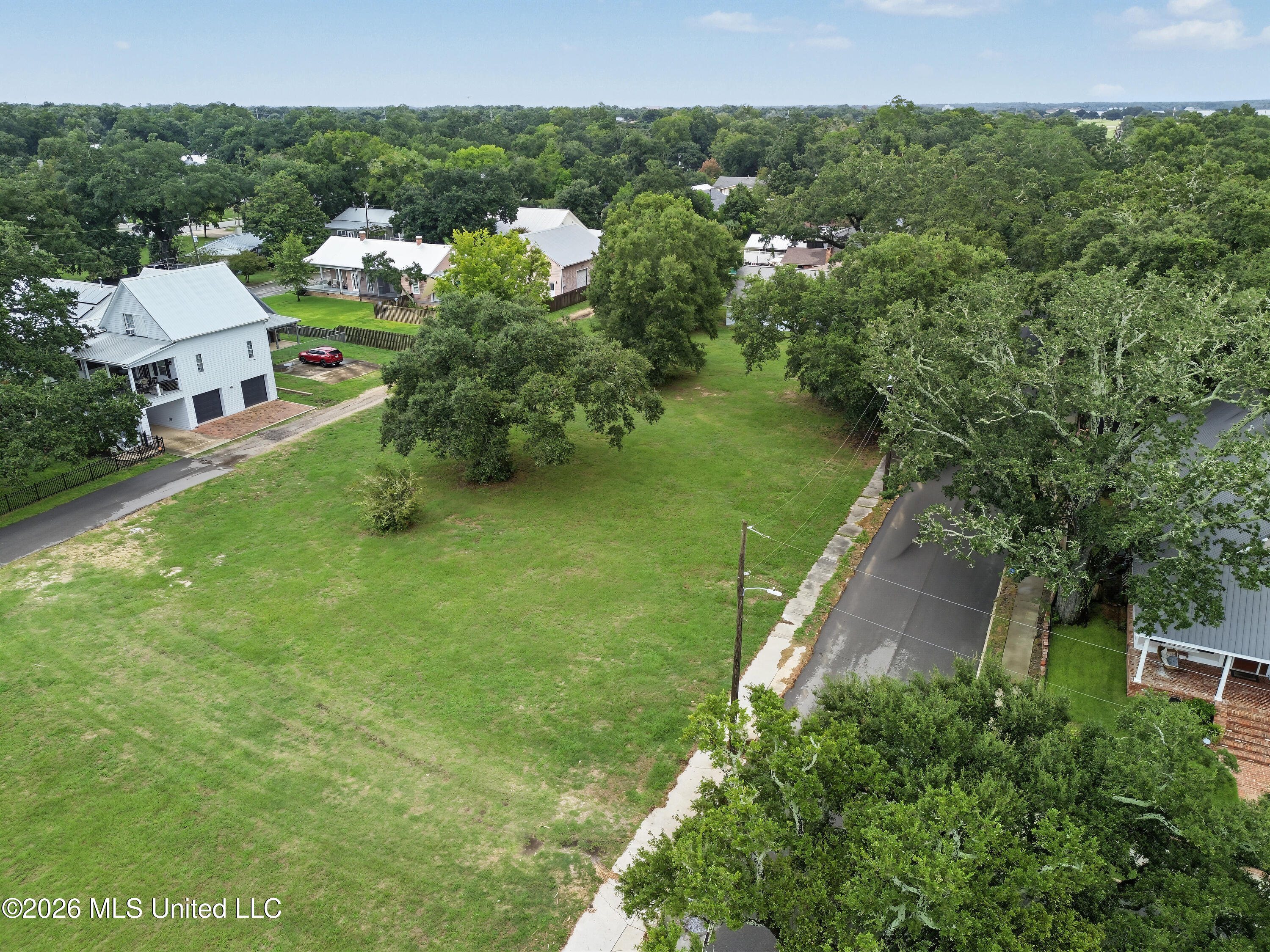 129 Saint Charles Avenue Property Photo 1