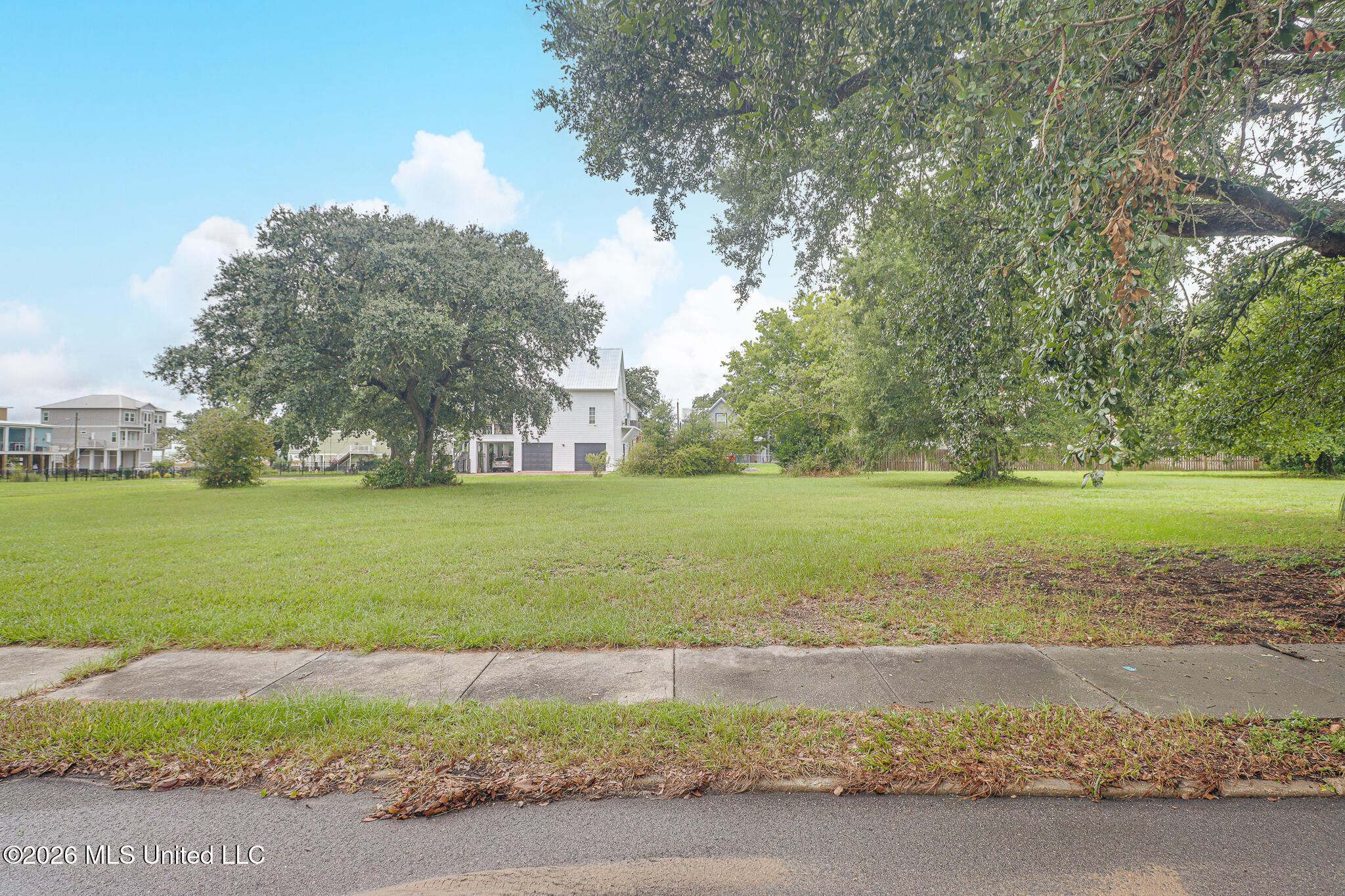 129 Saint Charles Avenue Property Photo 3