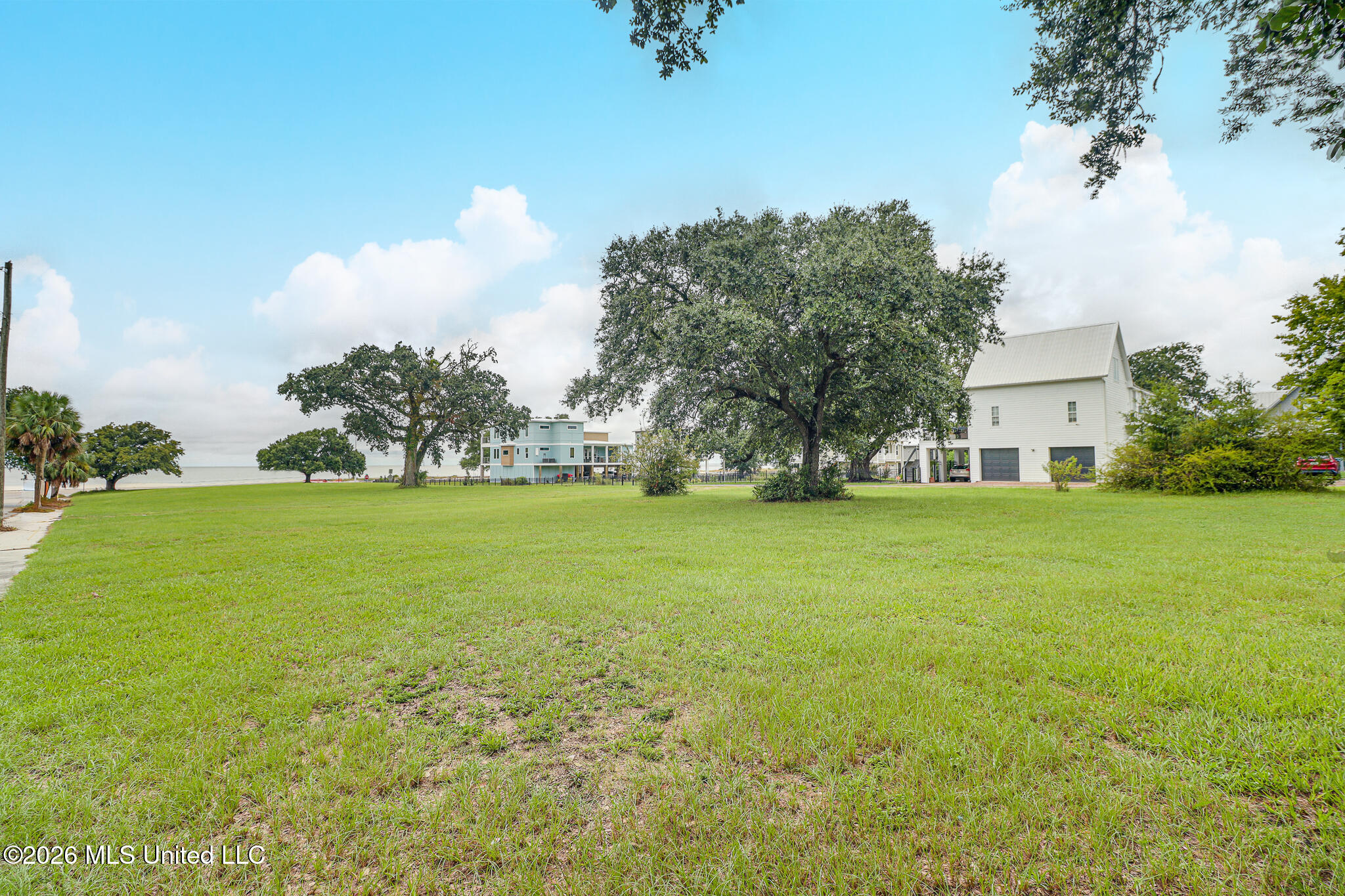 129 Saint Charles Avenue Property Photo 4
