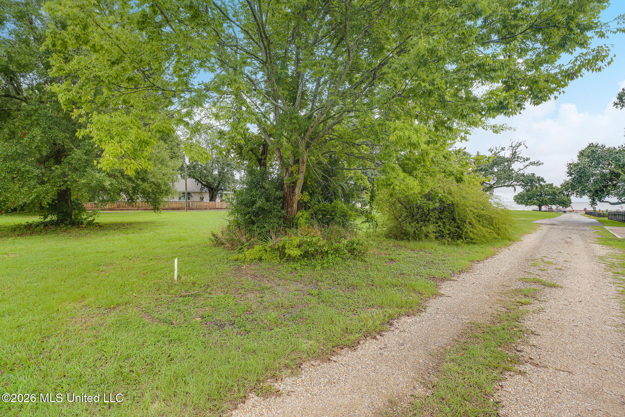 129 Saint Charles Avenue Property Photo 9