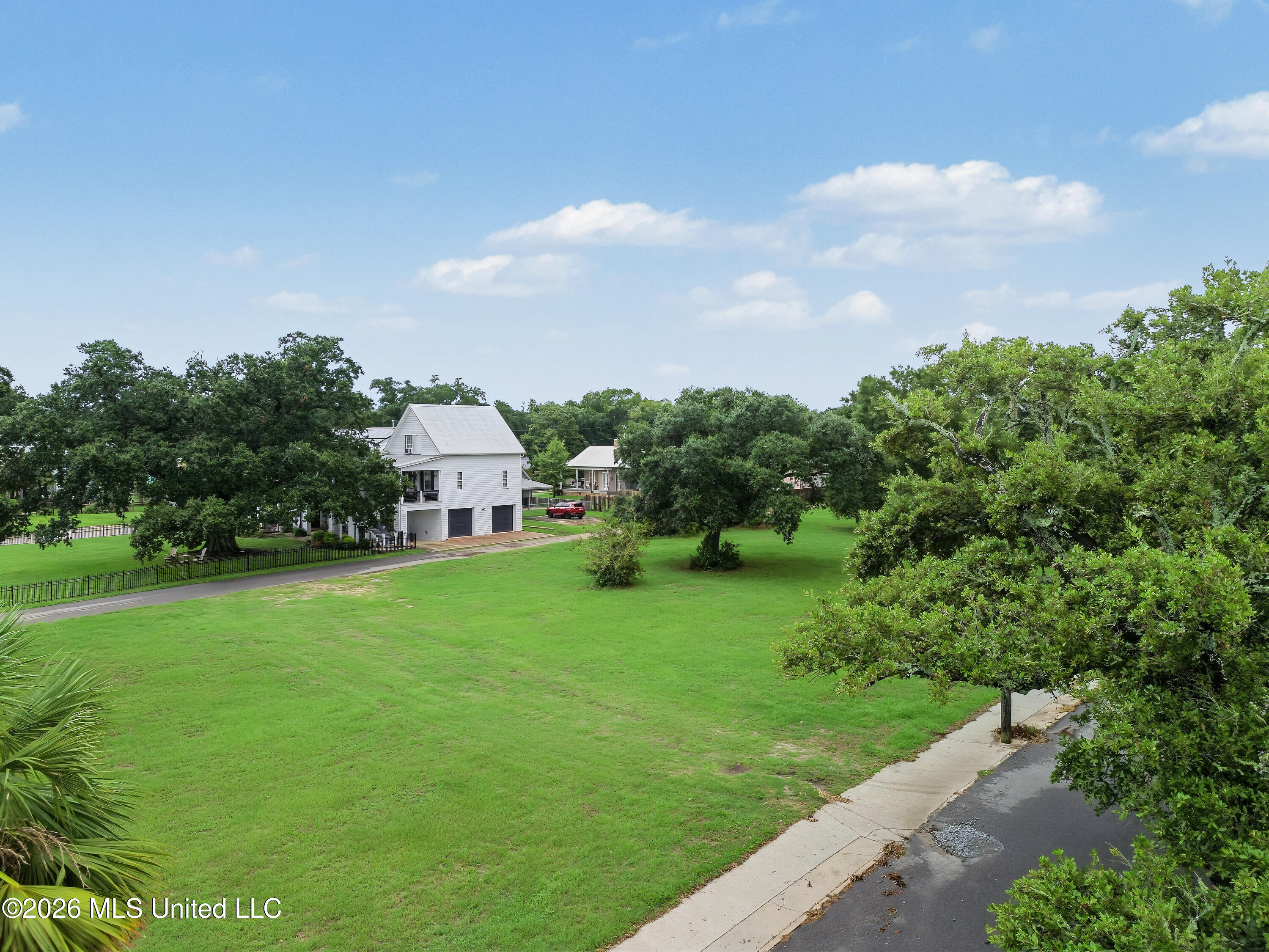 129 Saint Charles Avenue Property Photo 12