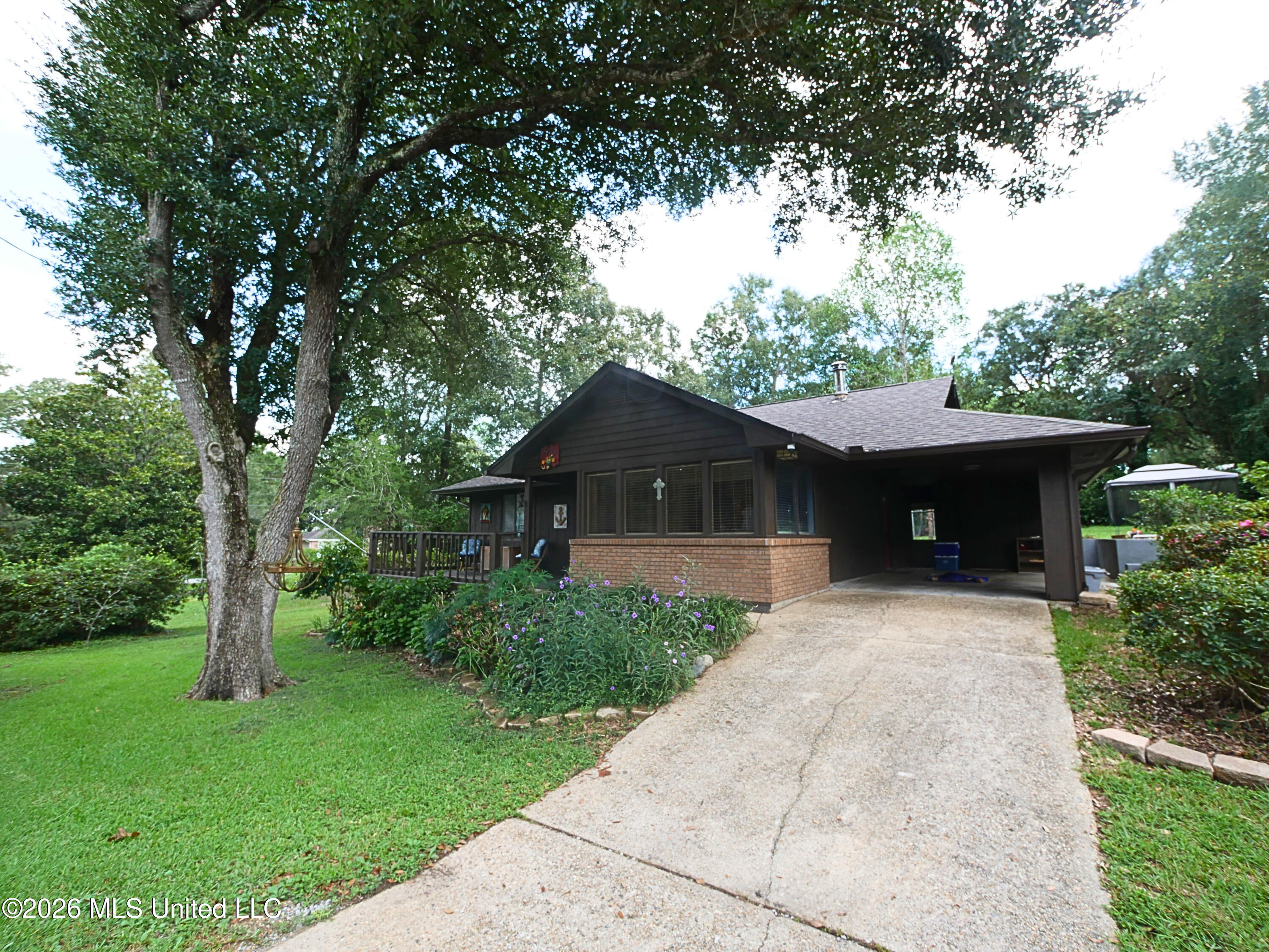 9936 Ana Hulu Street Property Photo 1