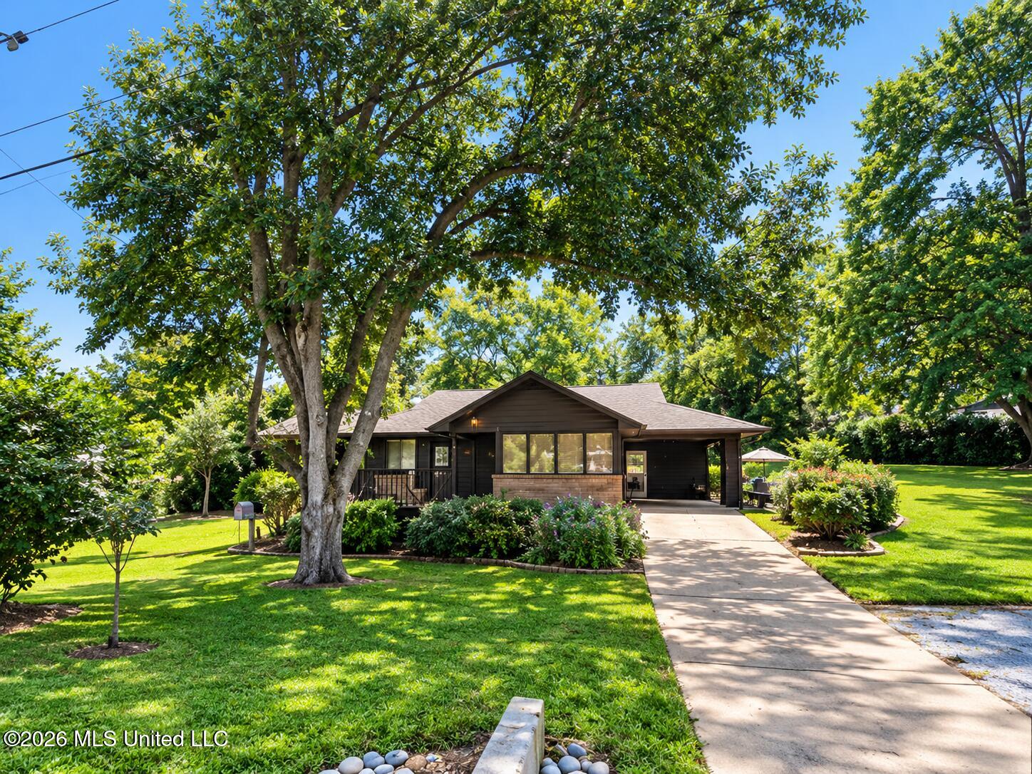 9936 Ana Hulu Street Property Photo 2