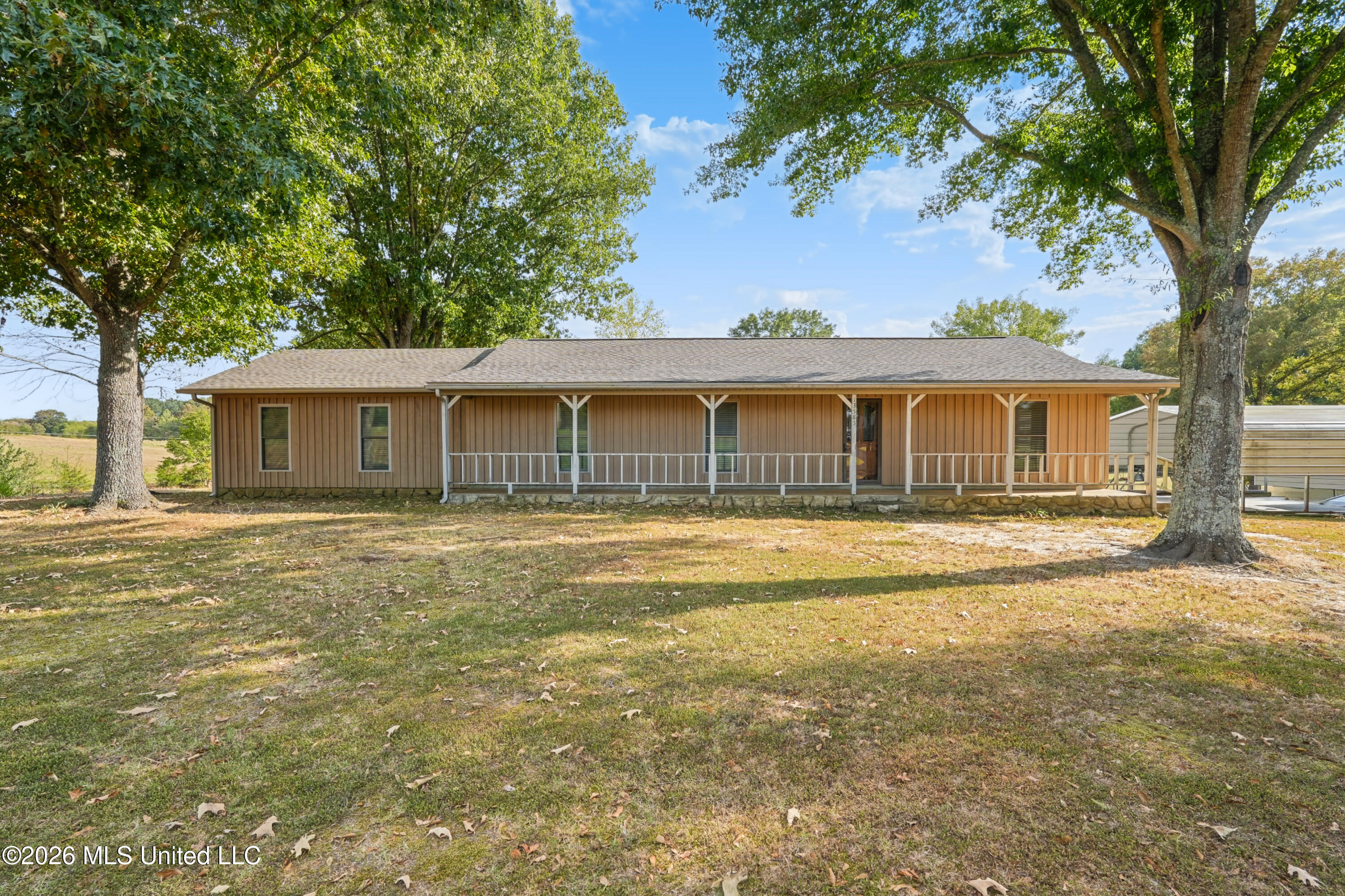 13585 Holly Springs Road Property Photo 3