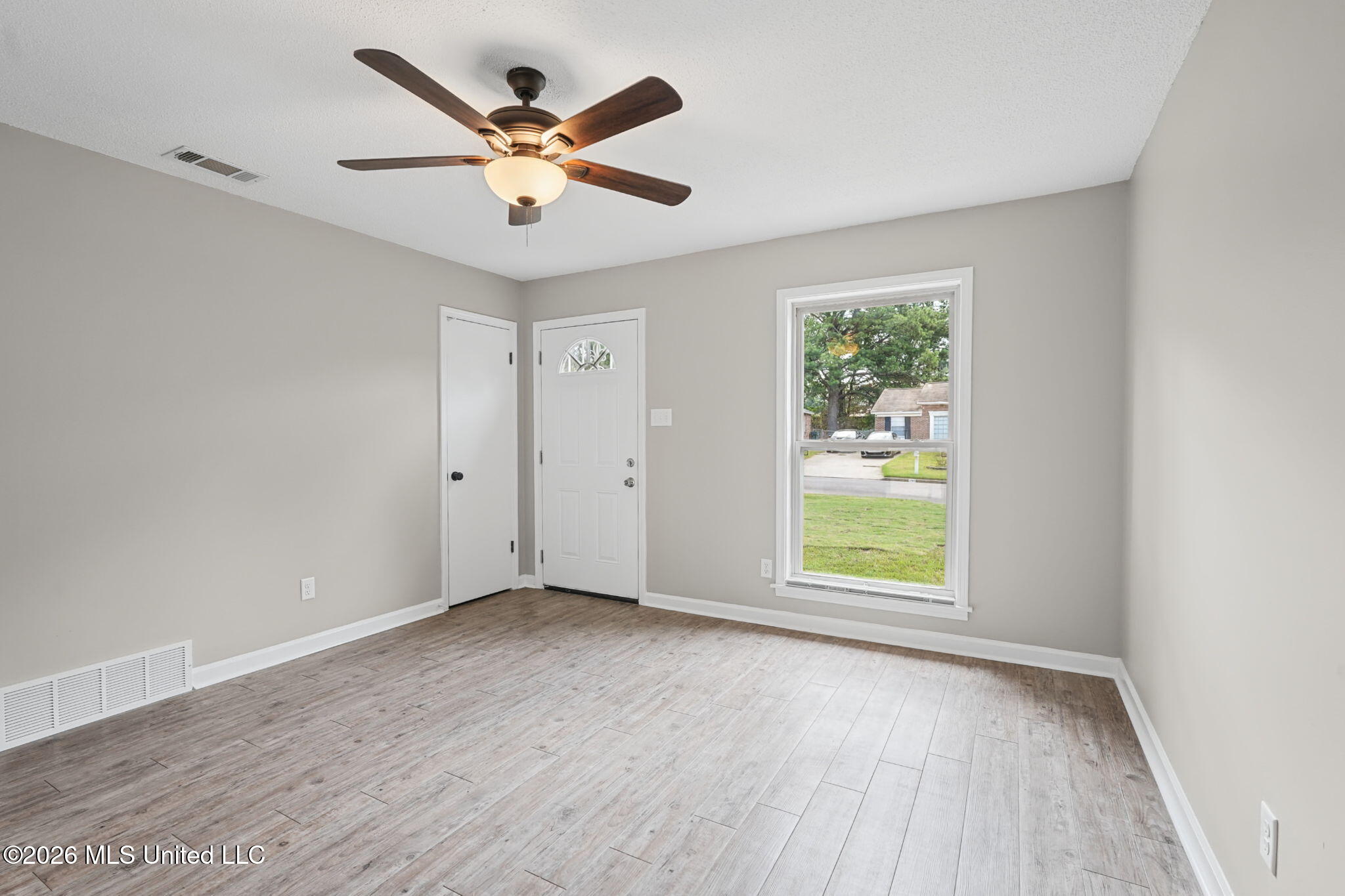 1768 Brown Cove Property Photo 4
