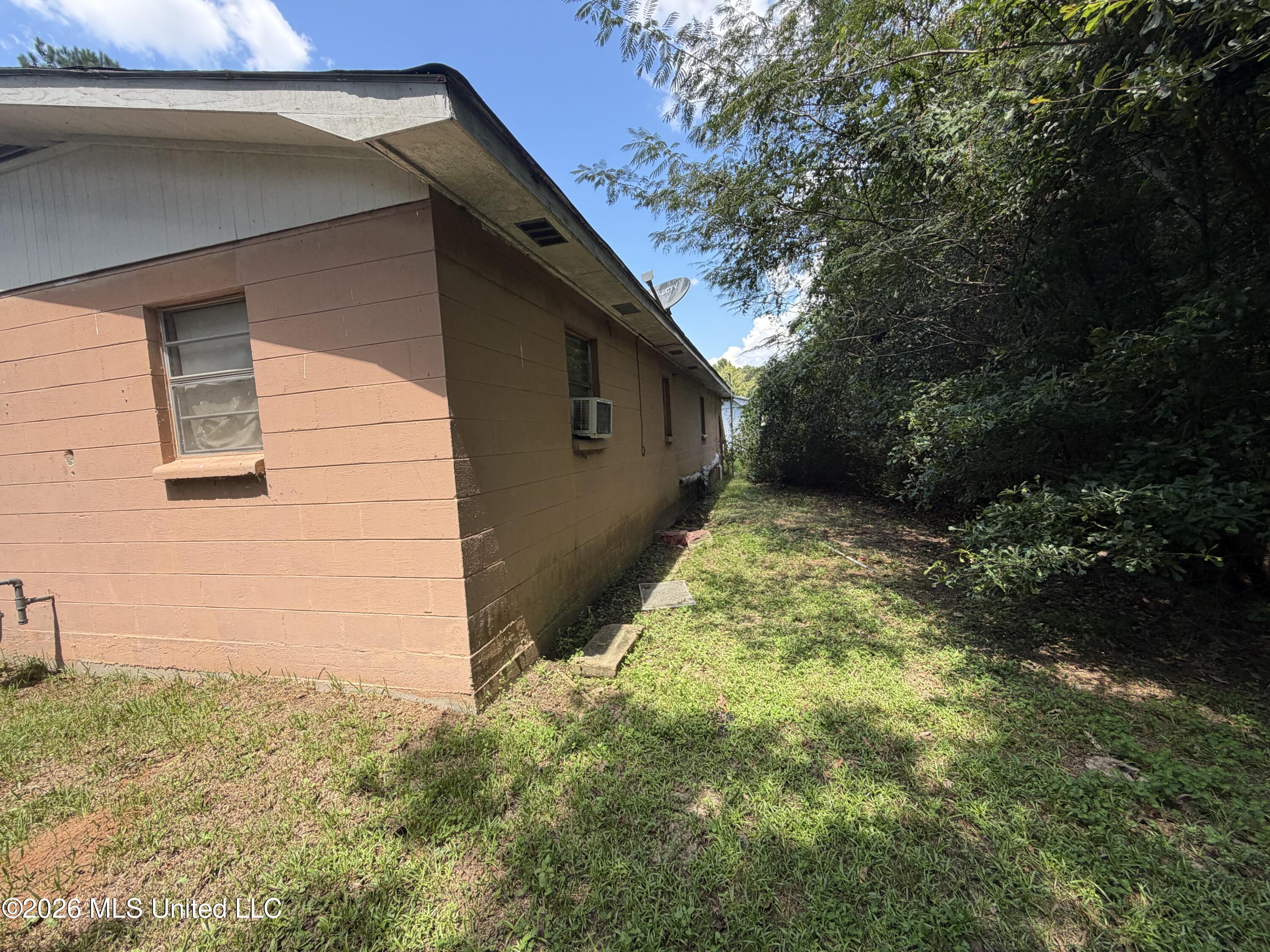 22 Richard Property Photo 3