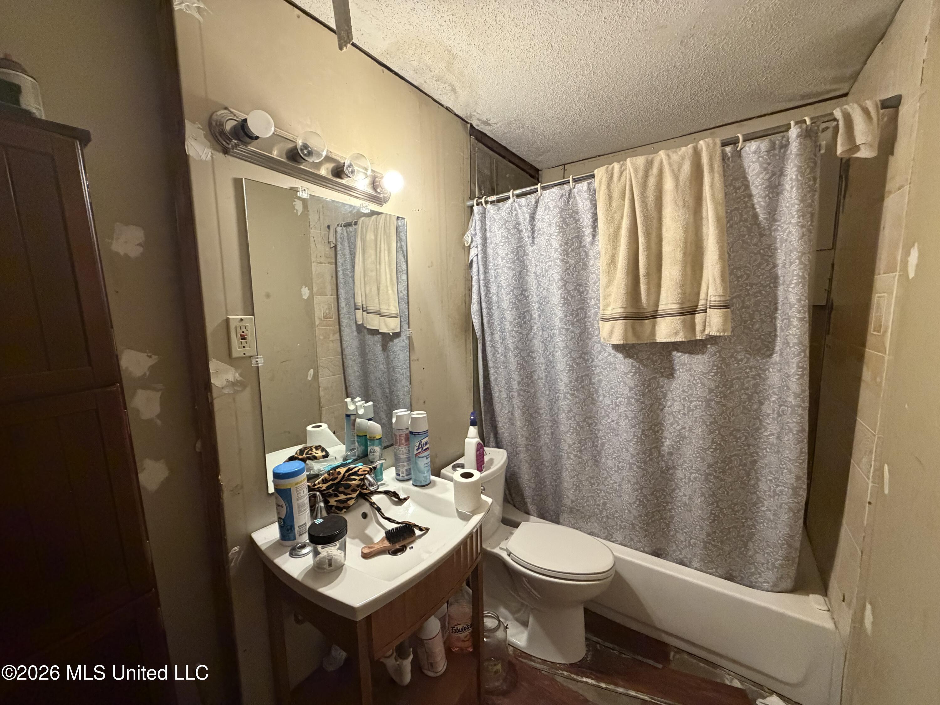 22 Richard Property Photo 4
