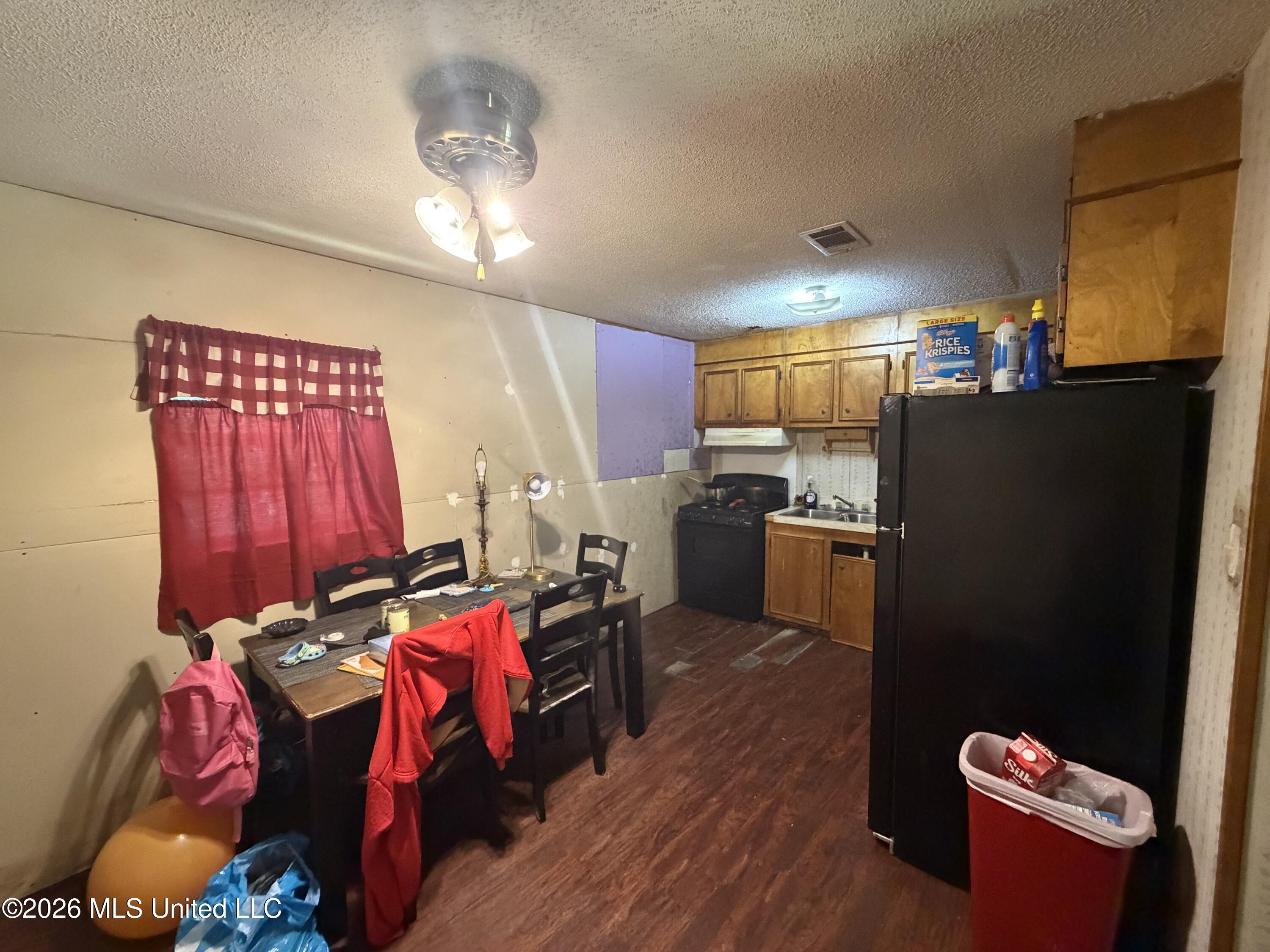 22 Richard Property Photo 5