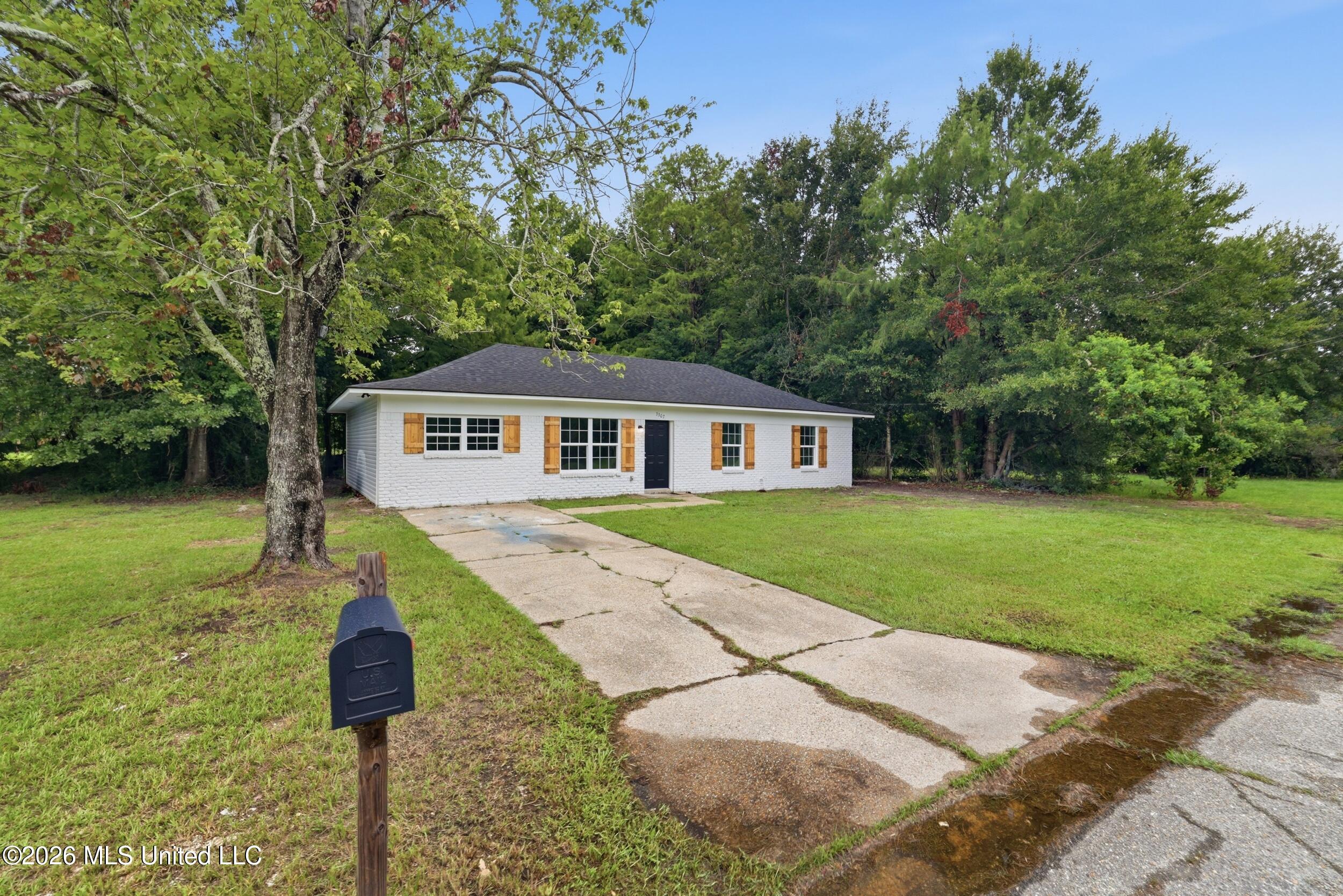 3307 Johnson Drive Property Photo 1