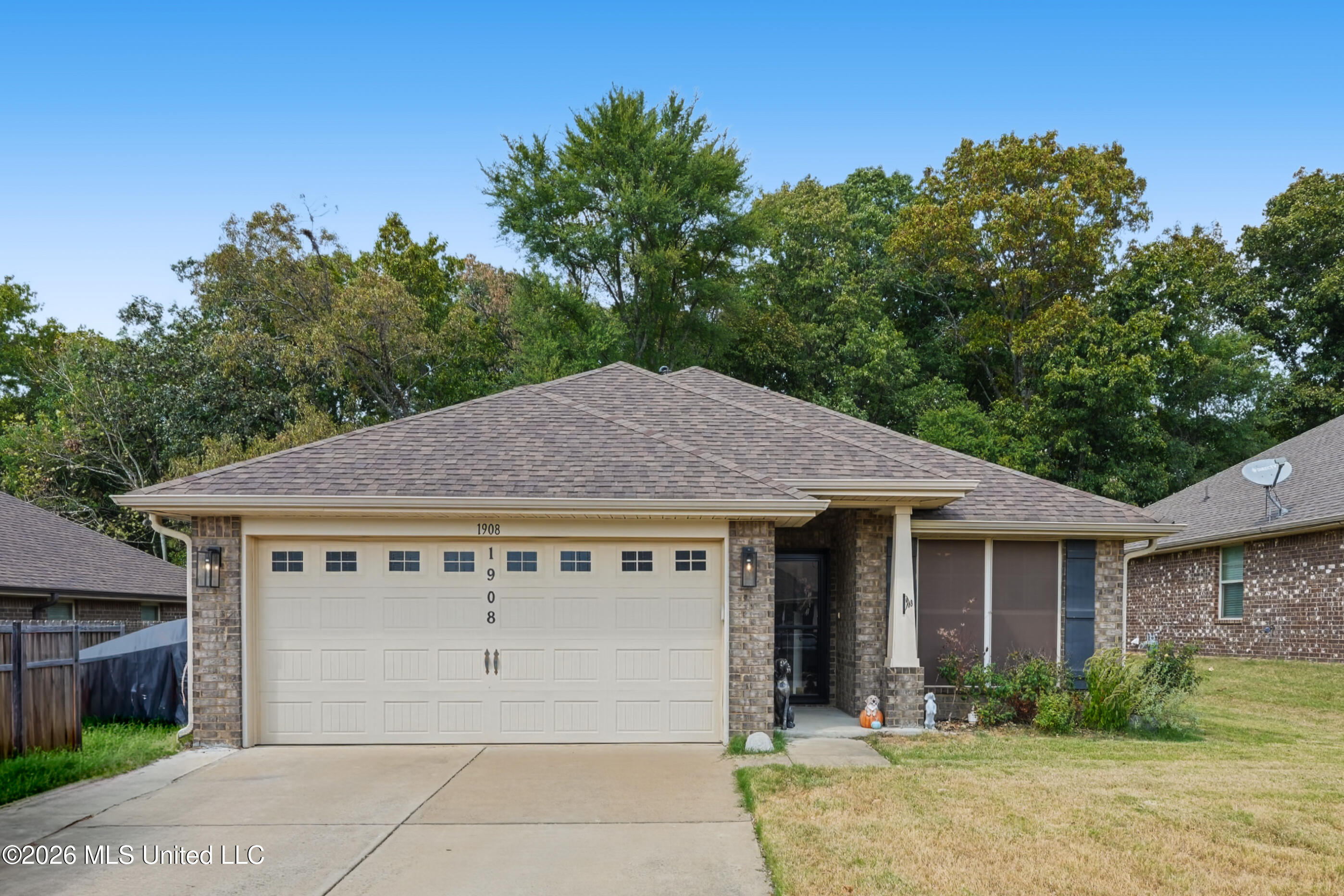 1908 Central Ridge Drive Property Photo 1