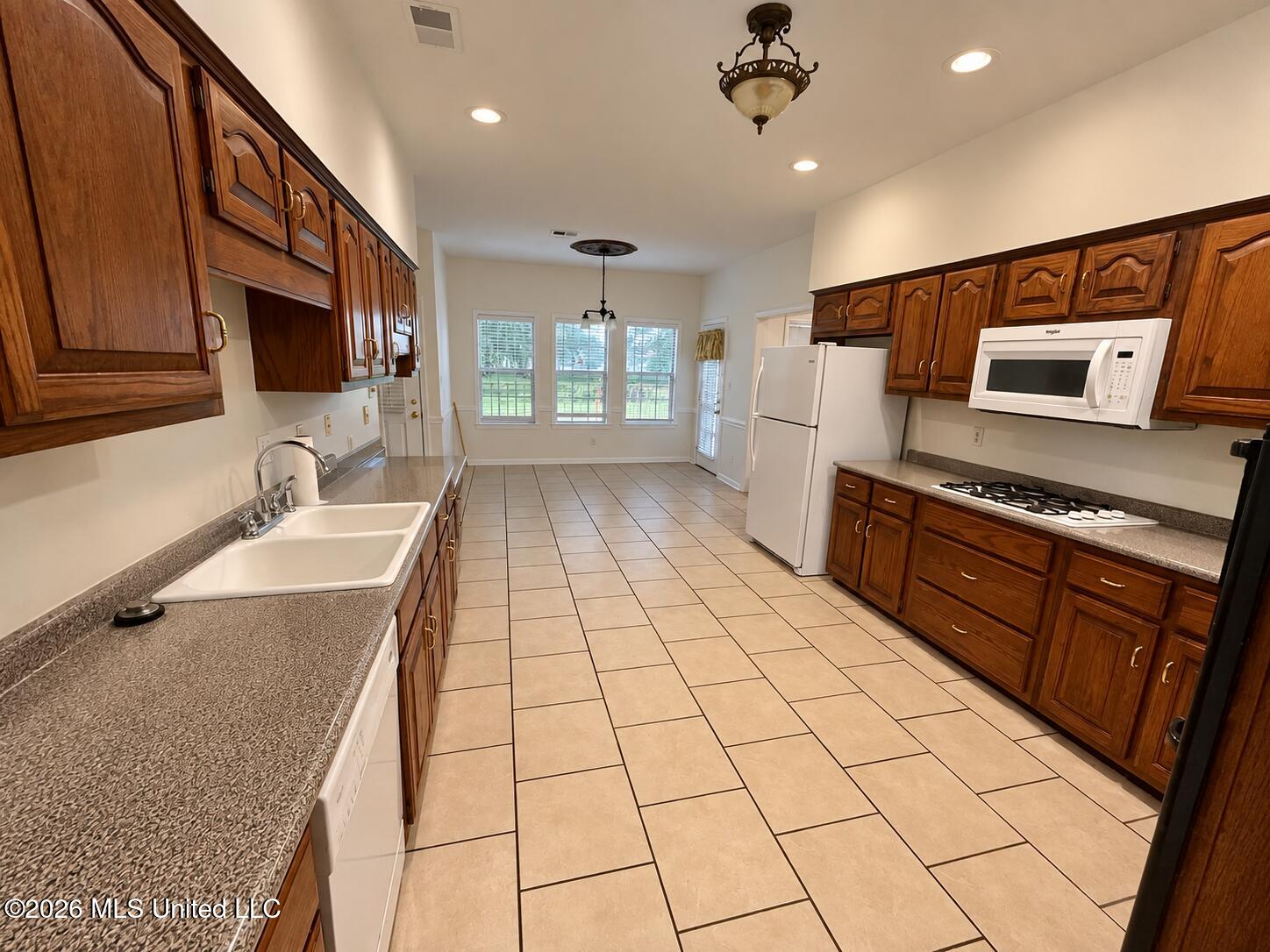8885 Cedar Crest Lane Property Photo 15