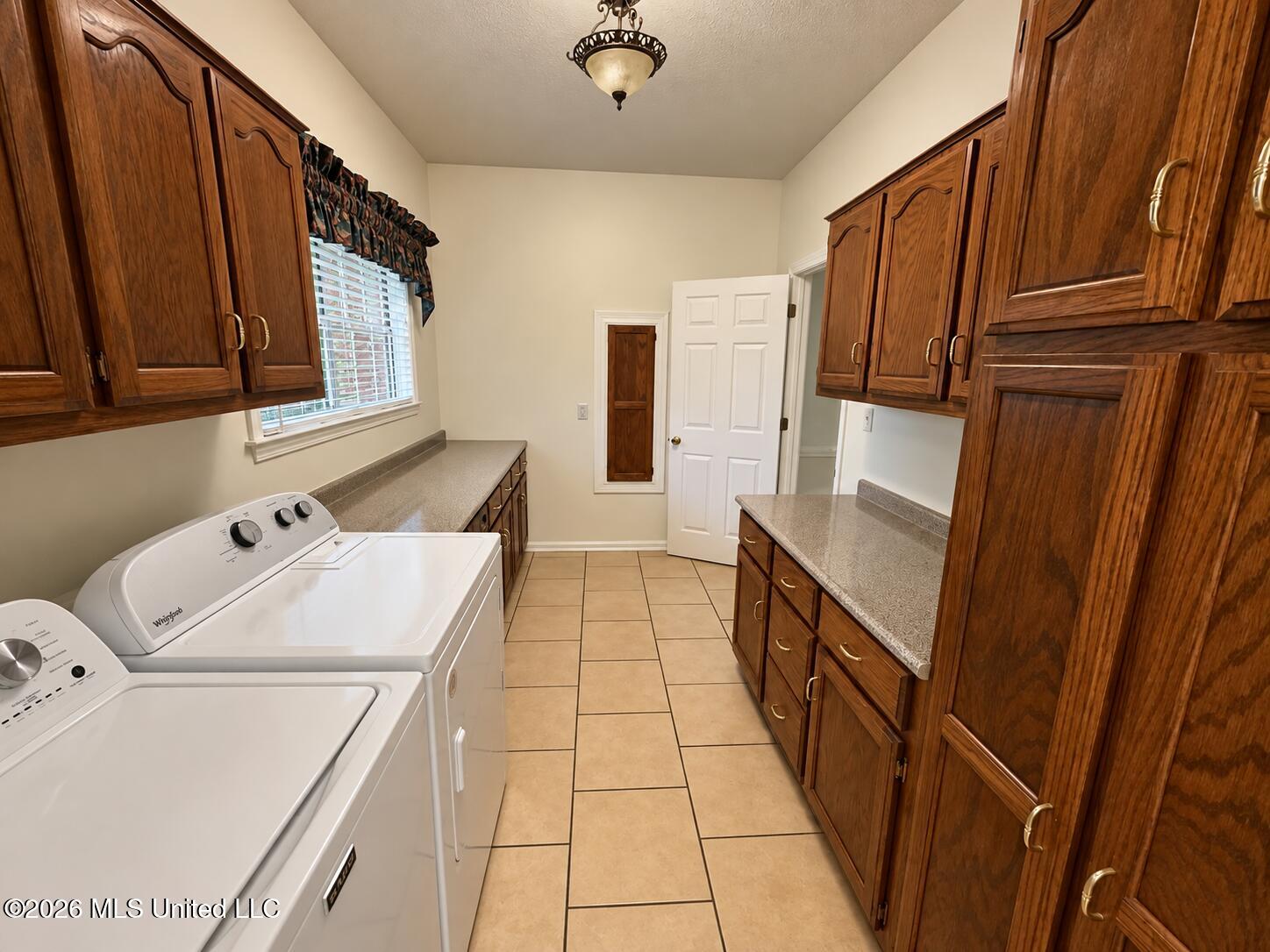 8885 Cedar Crest Lane Property Photo 25
